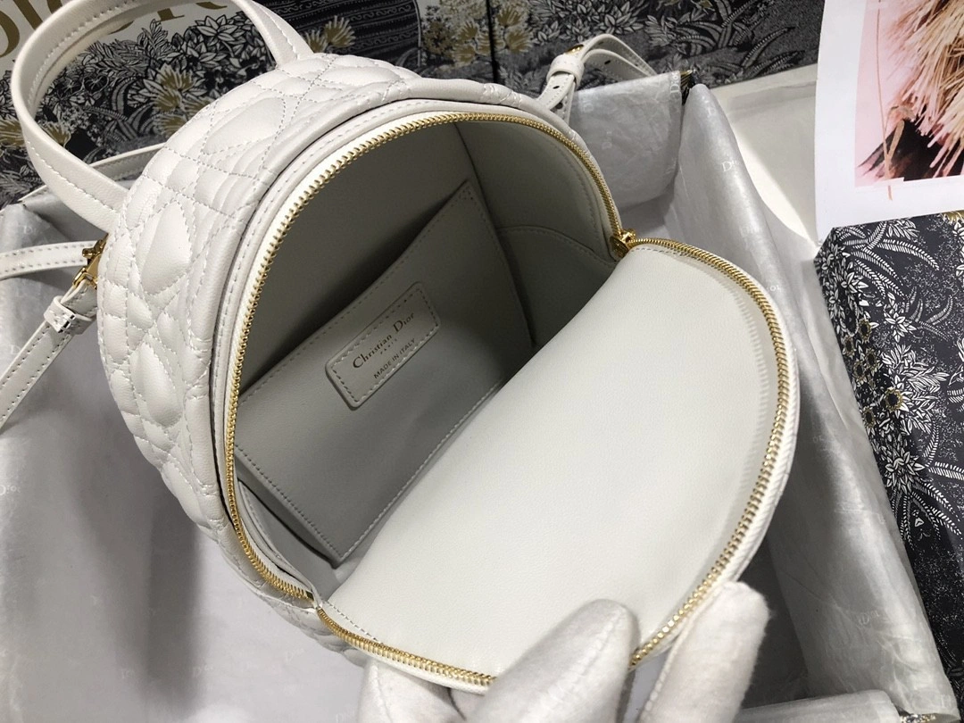 MOMO- M9222UNGH Backpack sheephide item : B-B328M1424
