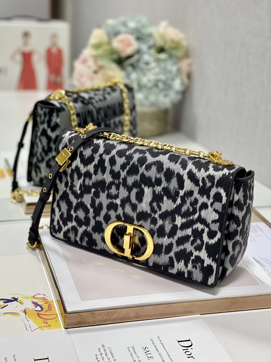 MOMO- M9242UTHG Caro item : B-B00M1304