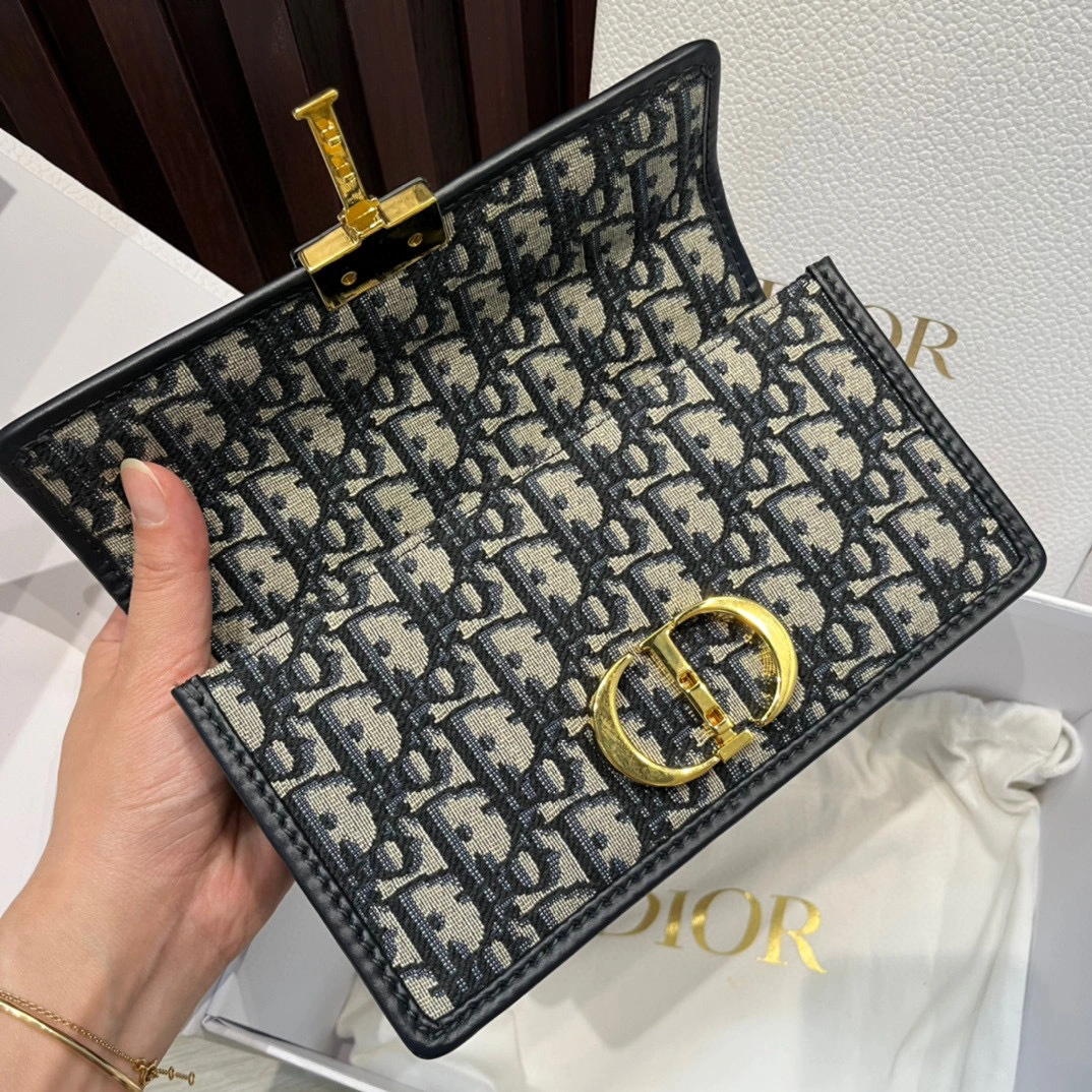 MOMO- M9334UTZQ_M928 high quality version M9334UTZQ-M928 item：B-B221J2803C