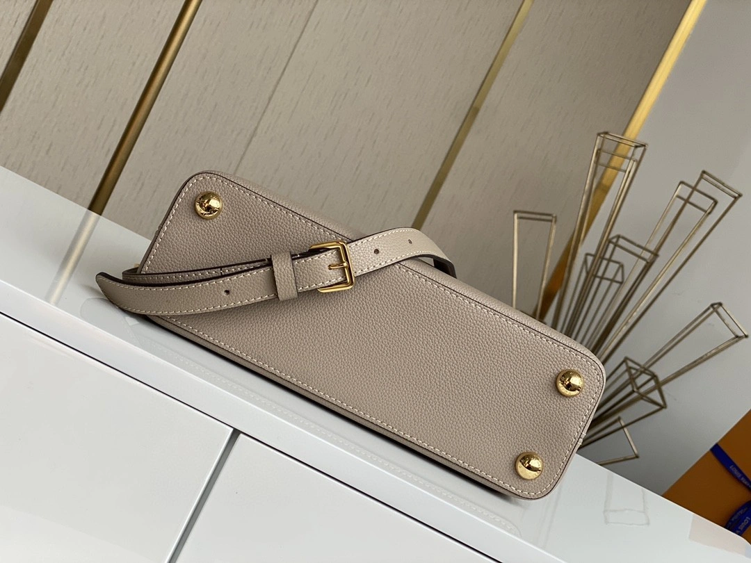 MOMO- M94634 cowhide item : A-B00L2009