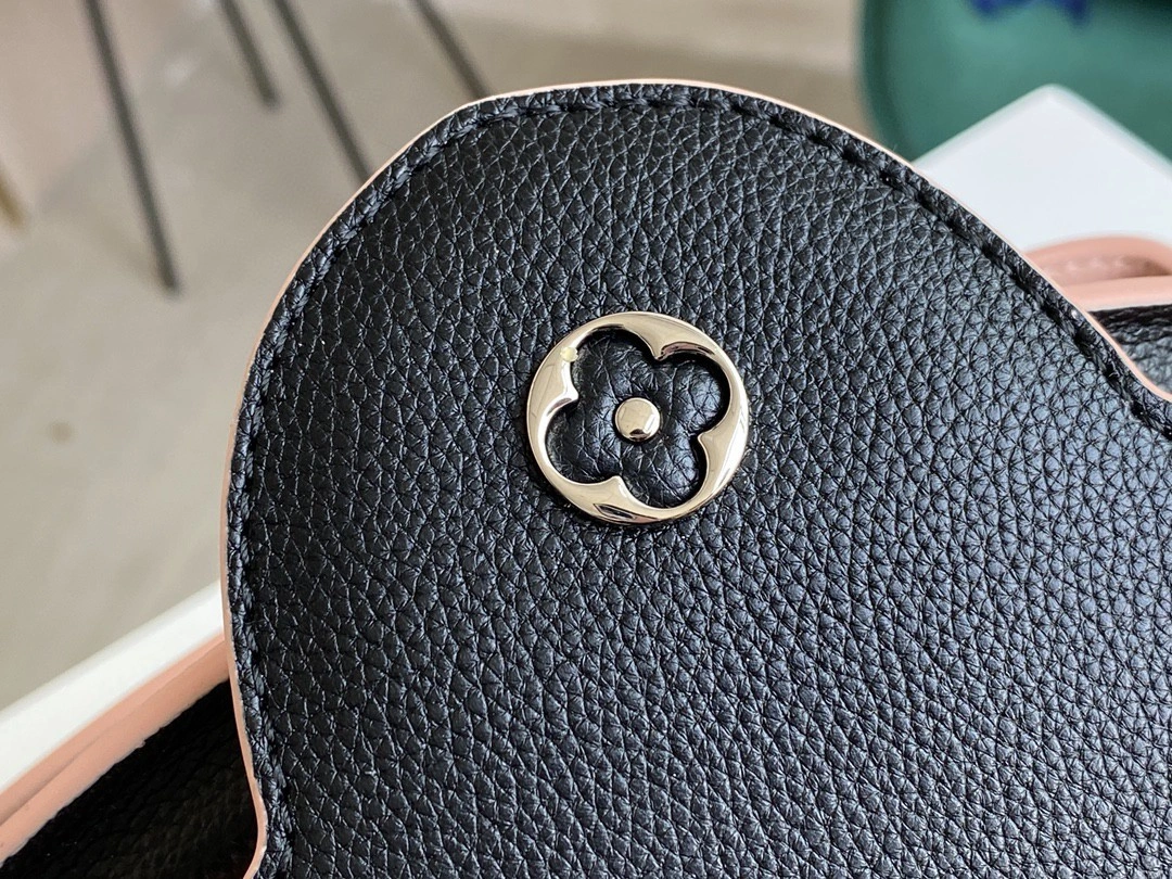 MOMO- M94716 cowhide item : A-B00L2010