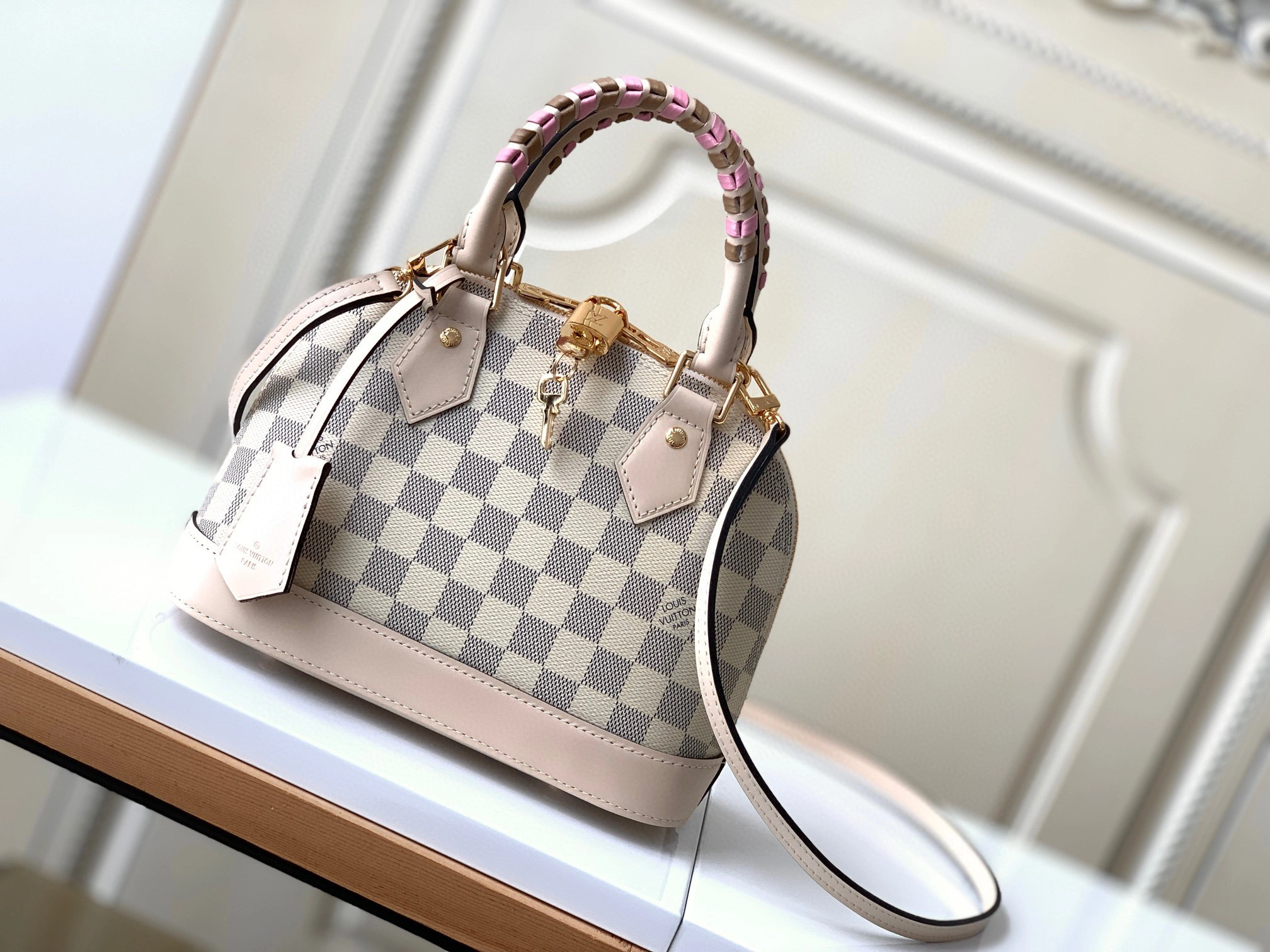 &MOMO- N45294 item：B-B000E2609C