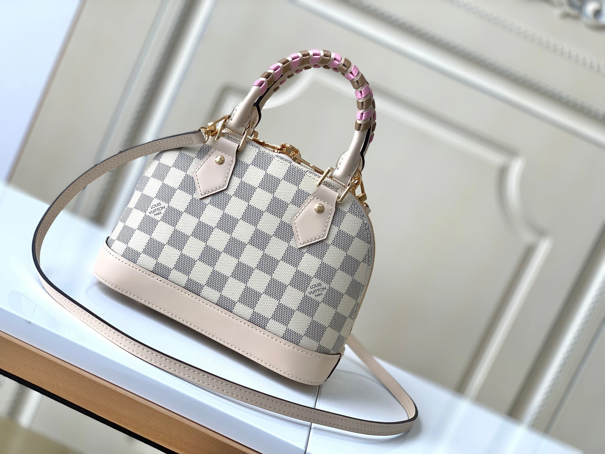 &MOMO- N45294 item：B-B000E2609C