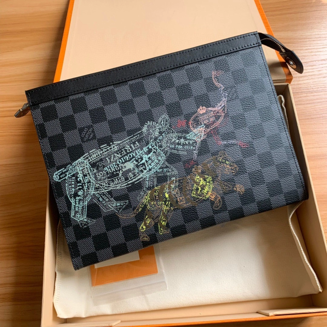 MOMO- N64605 Pochette Voyage item : B-B035C1303
