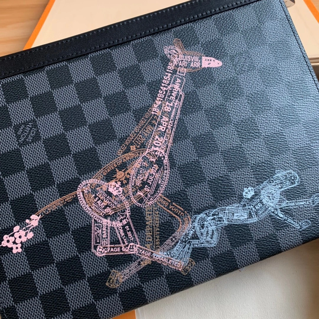 MOMO- N64605 Pochette Voyage item : B-B035C1303
