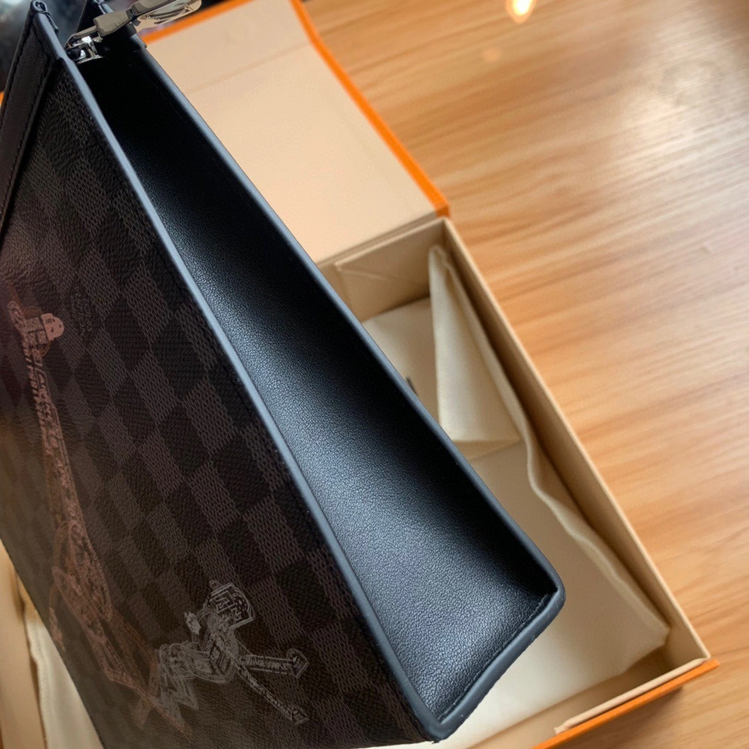 MOMO- N64605 Pochette Voyage item : B-B035C1303