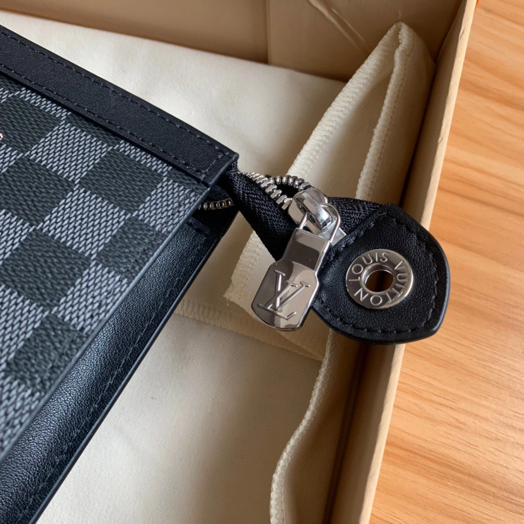 MOMO- N64605 Pochette Voyage item : B-B035C1303