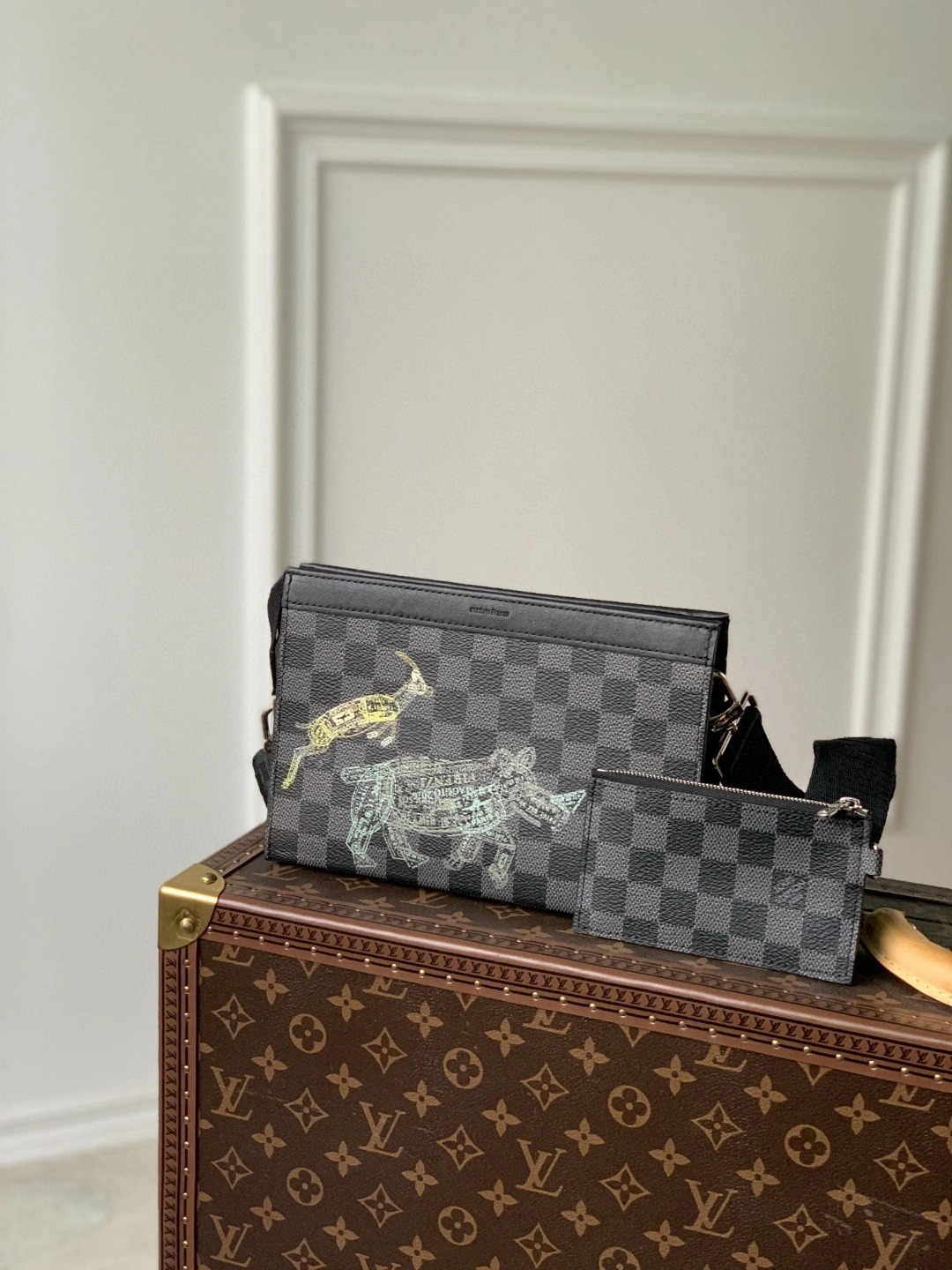 MOMO- N64608 Gaston Wearable Wallet item : B-B202D1824
