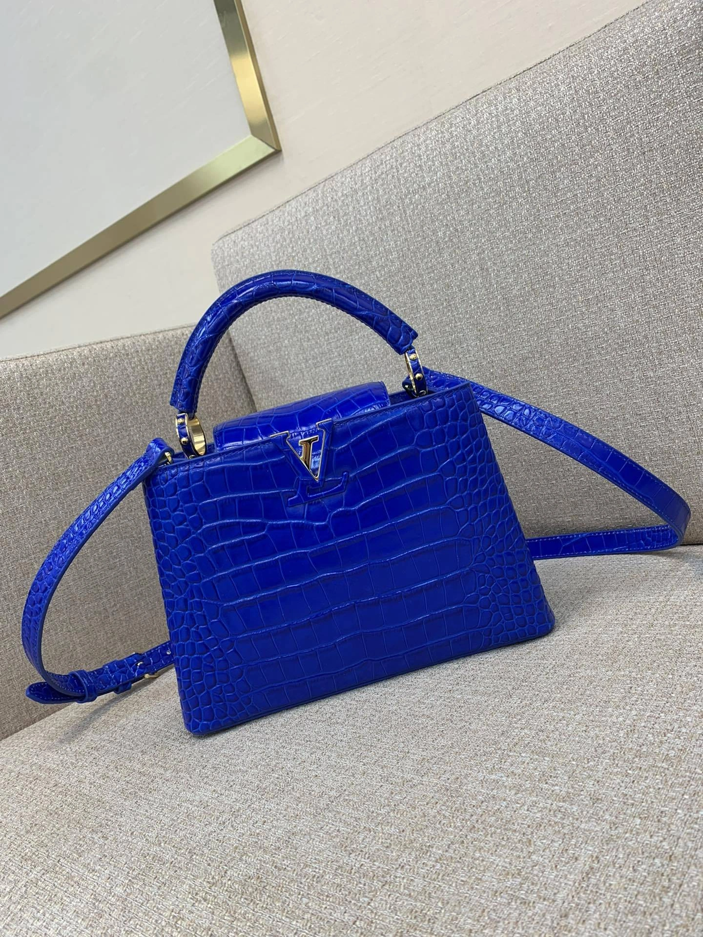MOMO- N95775 item:D-B063B1727R