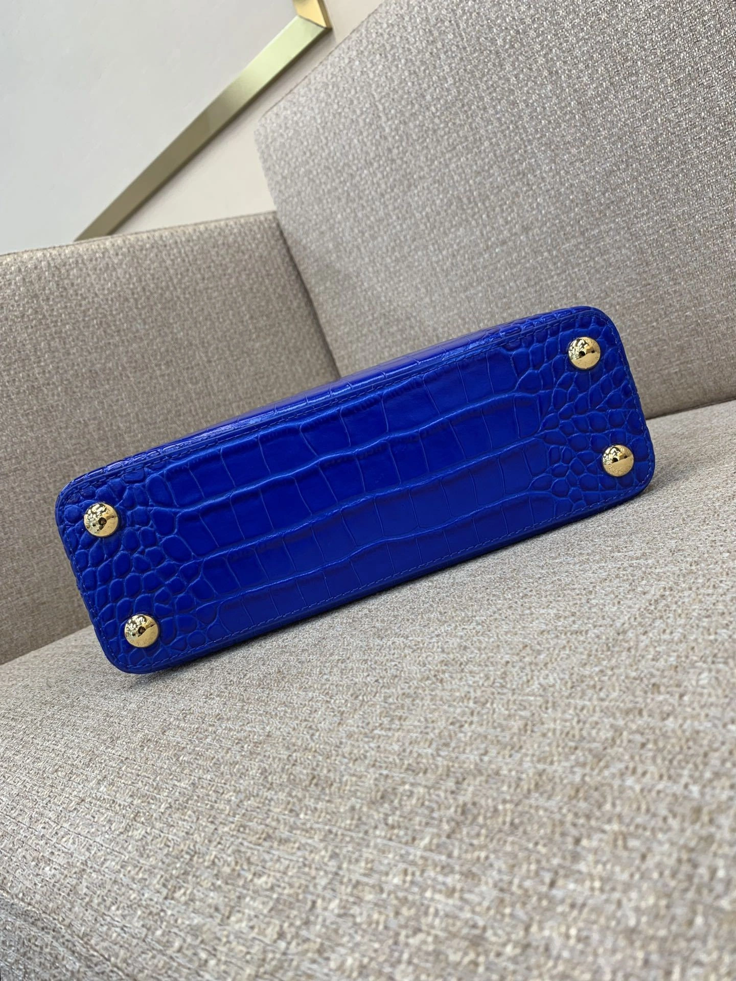 MOMO- N95775 item:D-B063B1727R