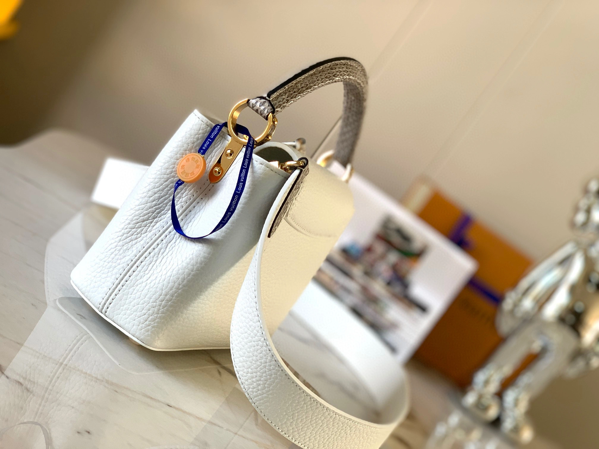 MOMO- N98477 Taurillon Capucines item：B-B000E1942C