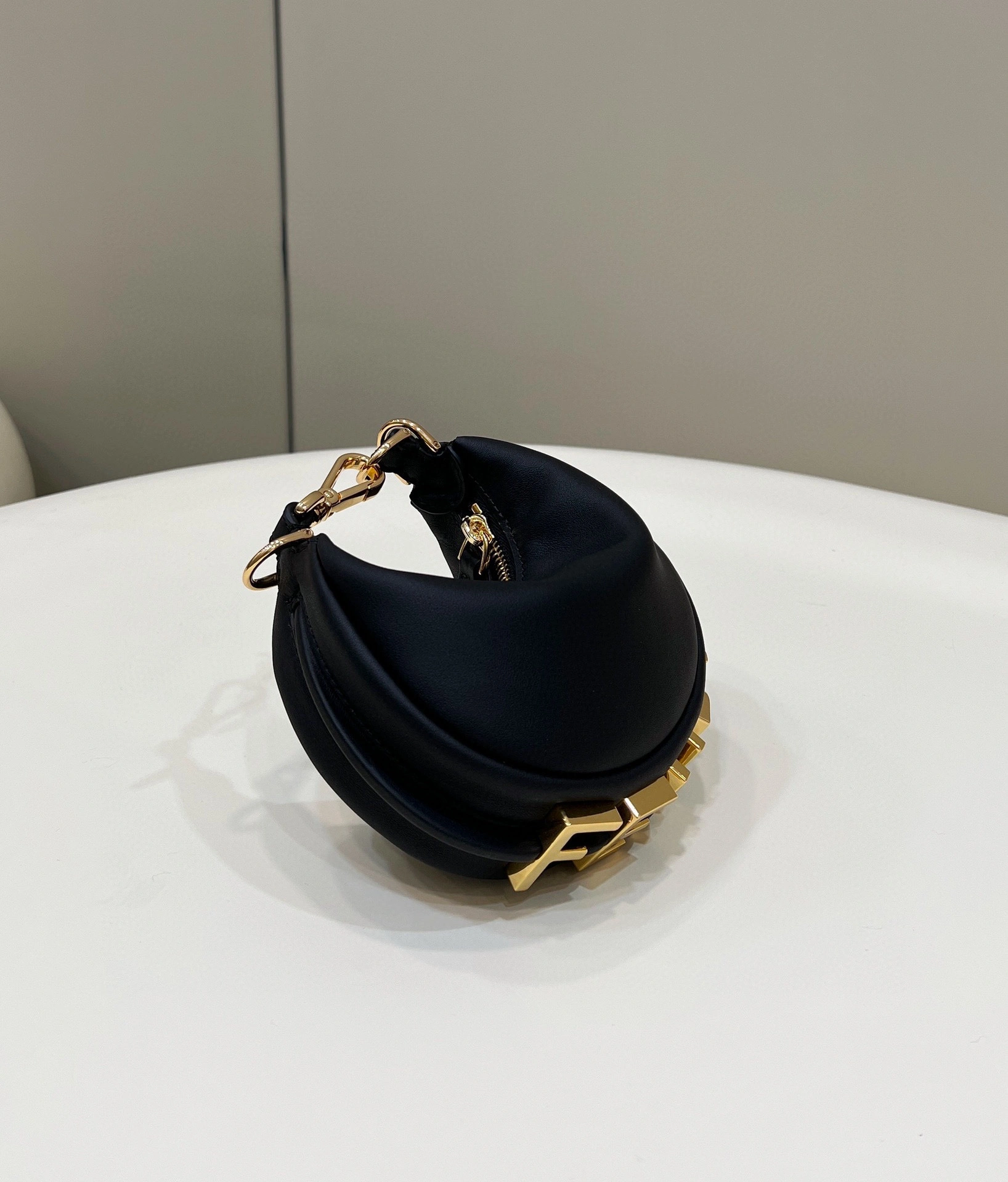 MOMO- Nano graphy item:B-B000C1403T