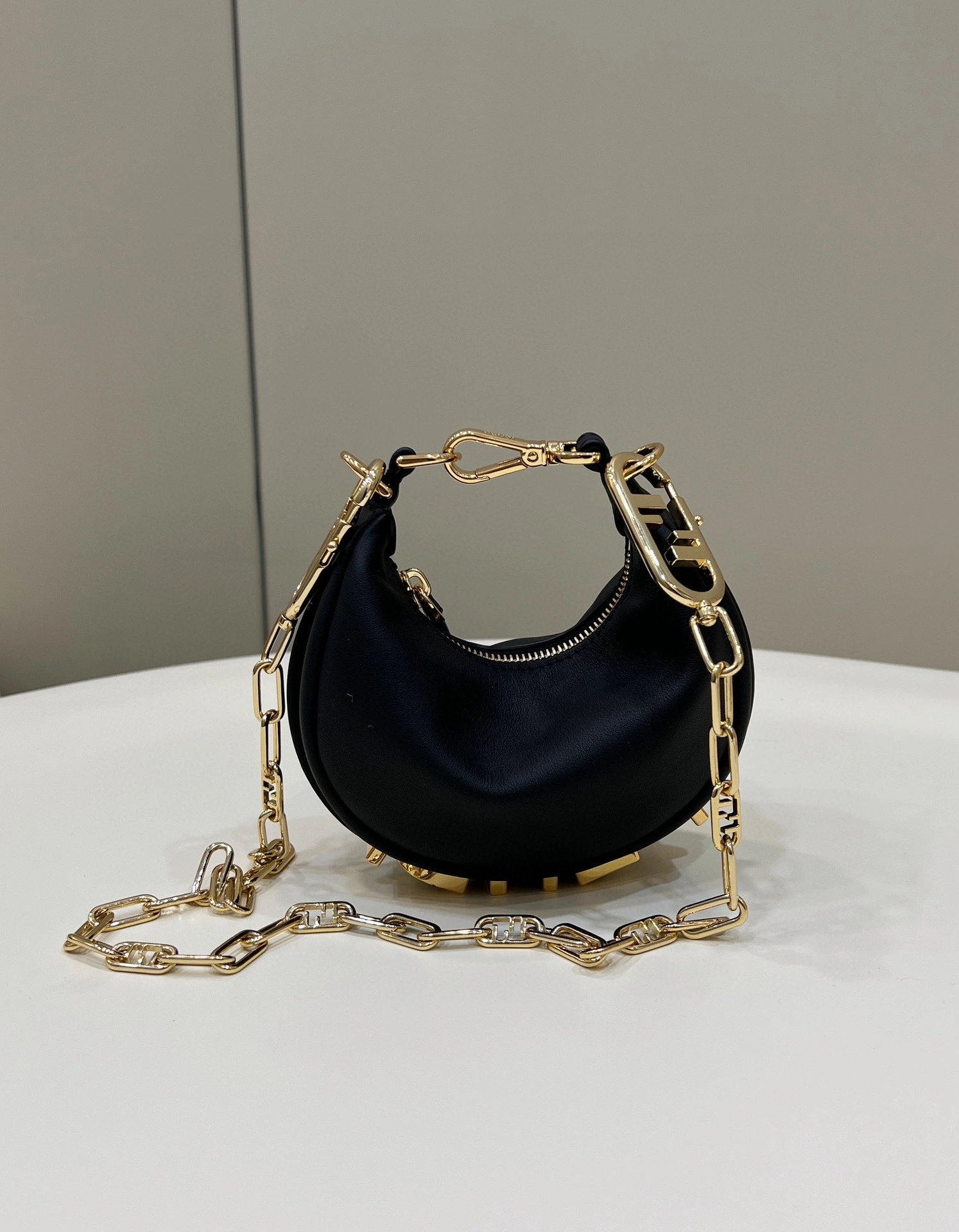 MOMO- Nano graphy item:B-B000C1403T