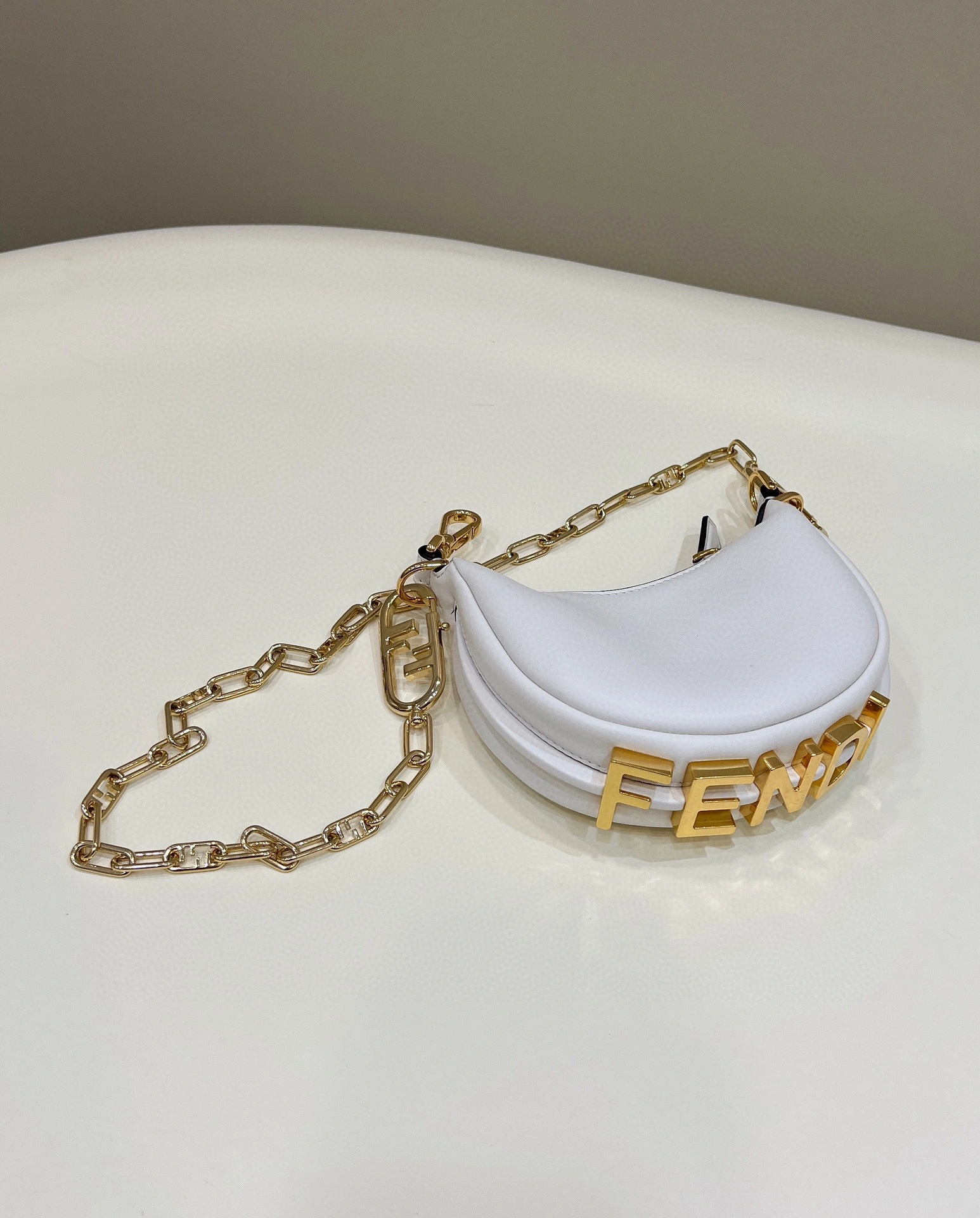 MOMO- Nano graphy item:B-B000C1404T
