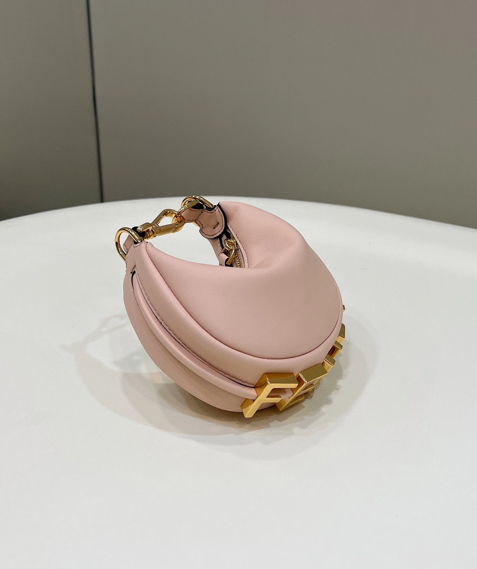 MOMO- Nano graphy item:B-B000C1405T