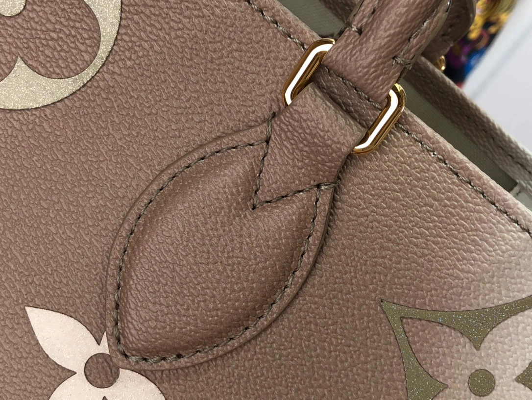 MOMO- ONTHEGO m20510 Monogram Toron item：B-B063E1727C