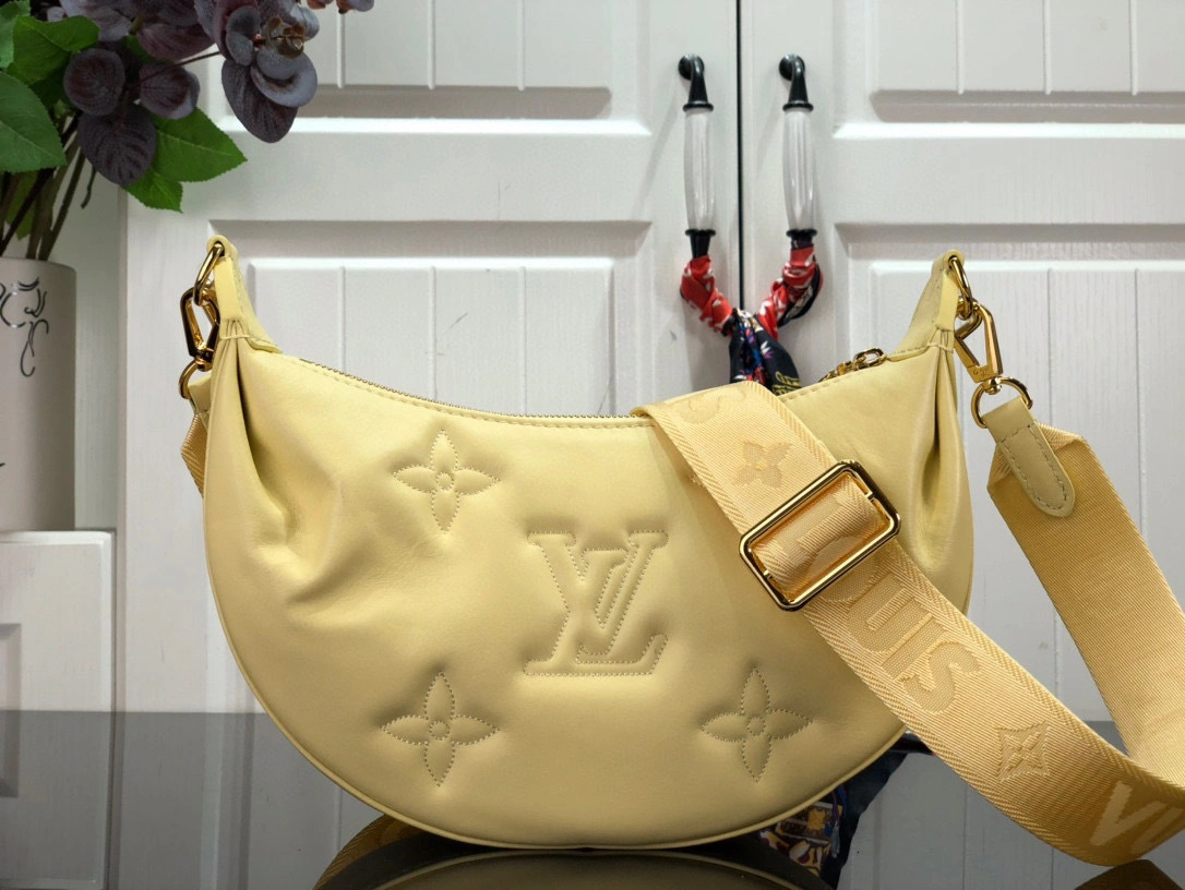 MOMO- OVER THE MOON m59823 Over The Moon Monogram item：B-B063E1713C