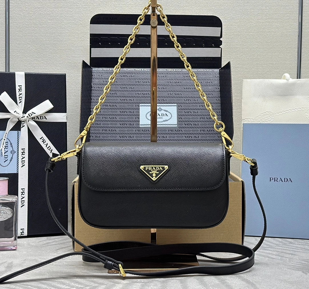 MOMO--Pr141 1BD356-NZV-F0002 high quality version cowhide item:E-B000K0650