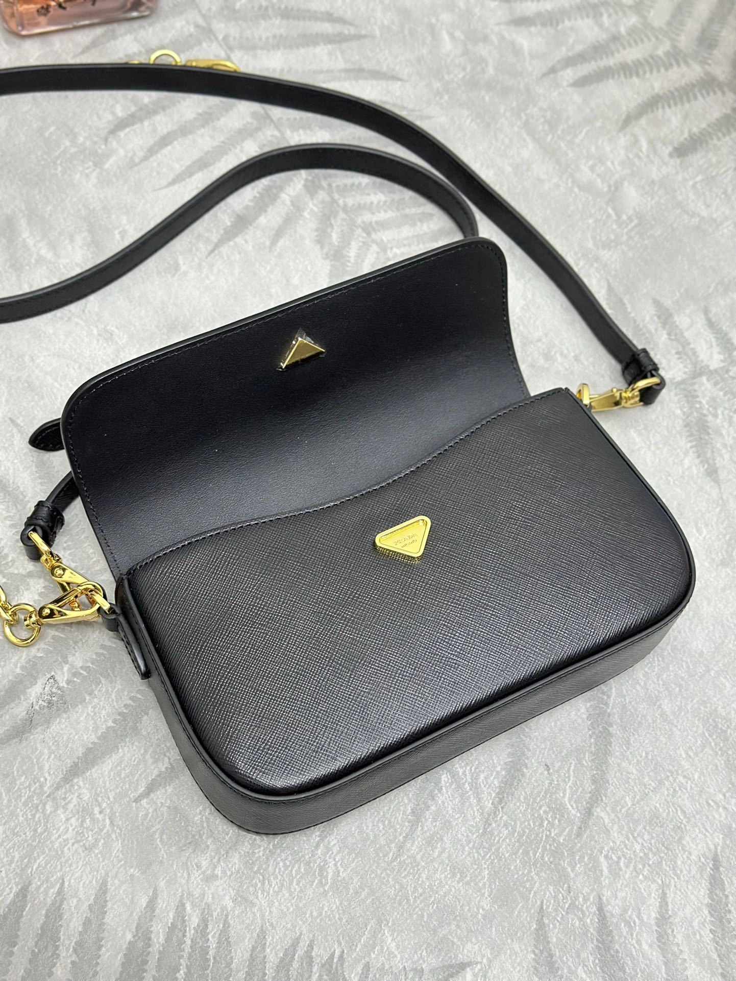 MOMO--Pr141 1BD356-NZV-F0002 high quality version cowhide item:E-B000K0650