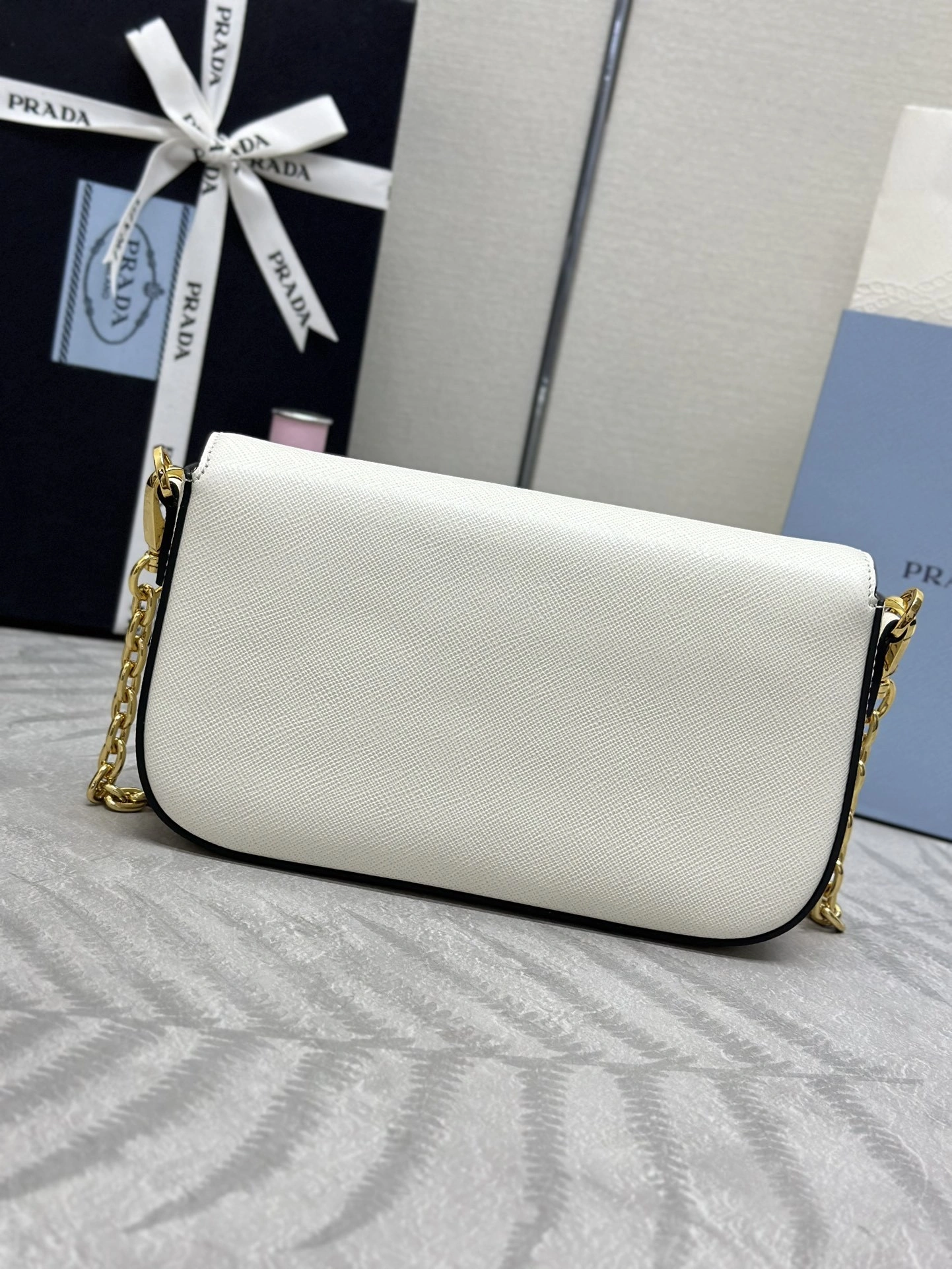 MOMO--Pr141 1BD356_NZV_F0PG7 high quality version cowhide item:E-B000K0602