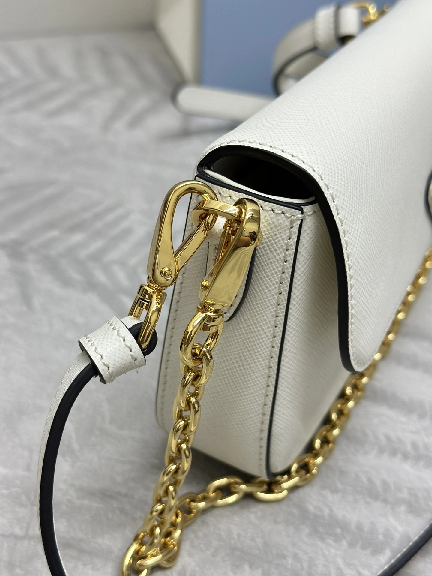 MOMO--Pr141 1BD356_NZV_F0PG7 high quality version cowhide item:E-B000K0602