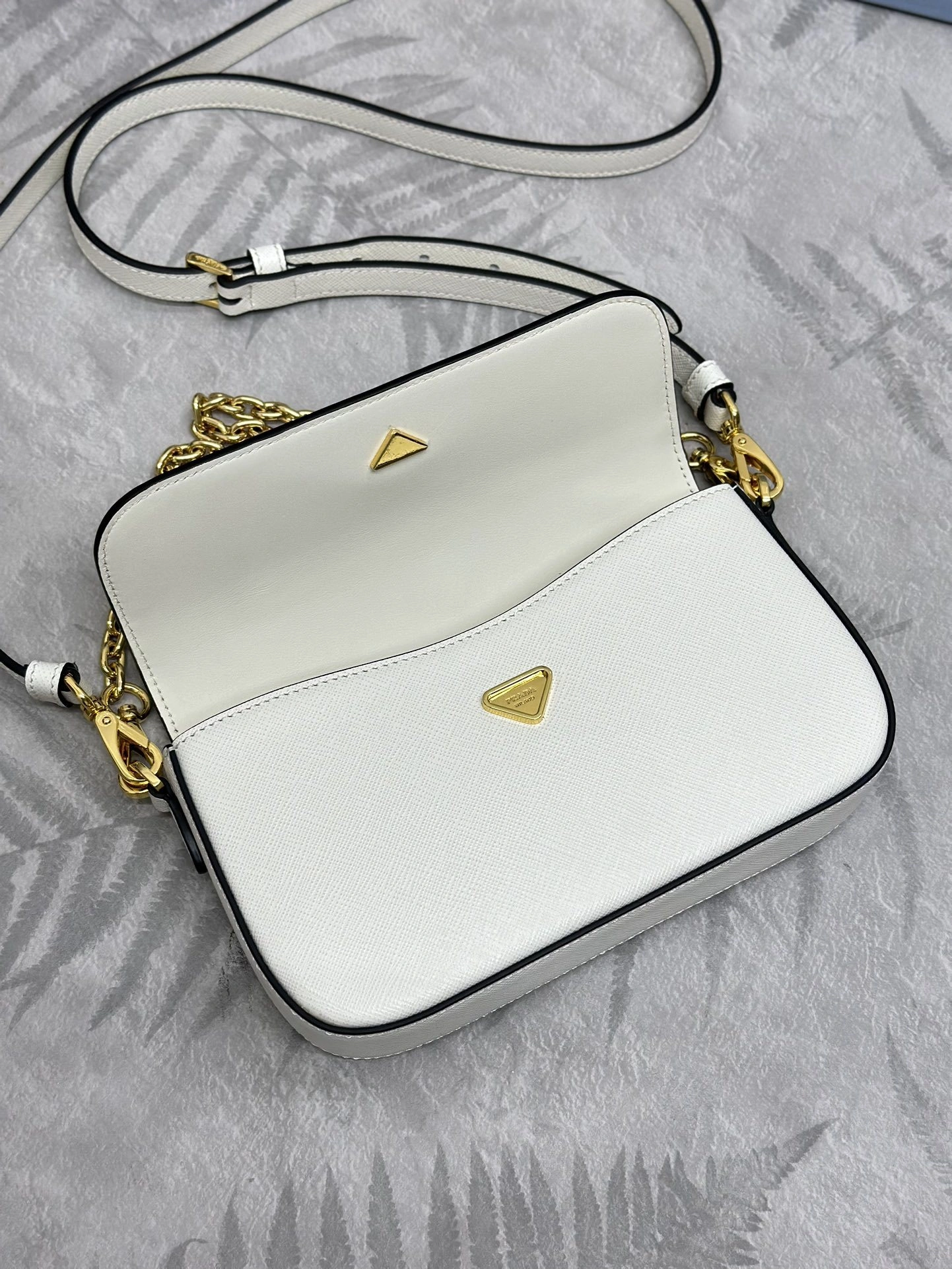 MOMO--Pr141 1BD356_NZV_F0PG7 high quality version cowhide item:E-B000K0602