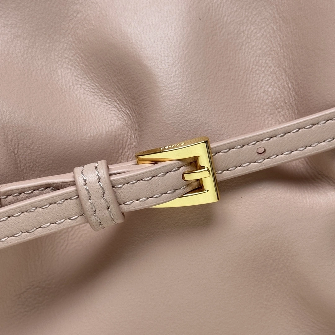 MOMO- Pr141 1BG586_2DX8_F0236 high quality version sheephide item：E-B177I2609