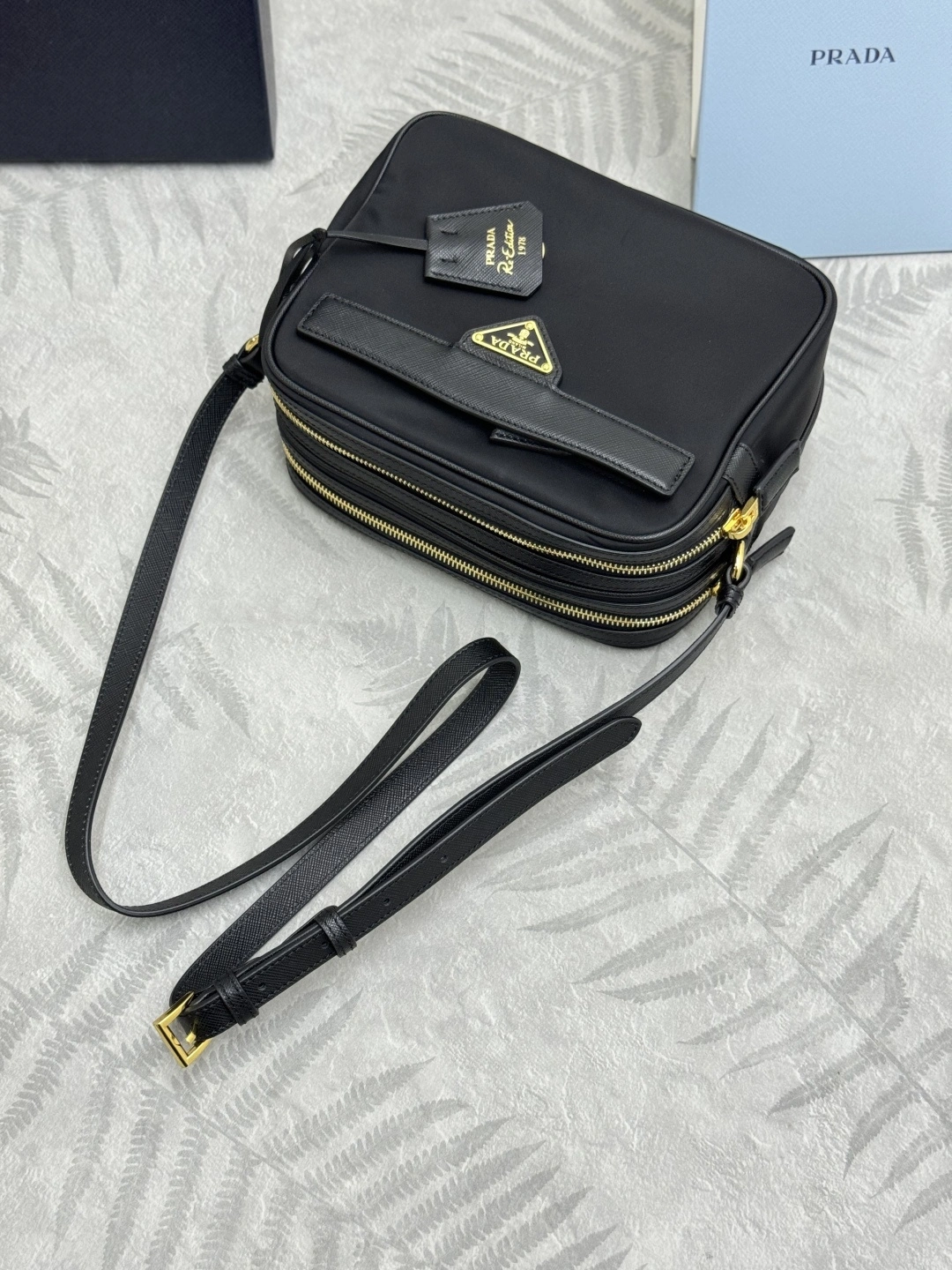 MOMO--Pr141 1BH218_R064_F0002_V_OOO high quality version cowhide item:E-B000K0606