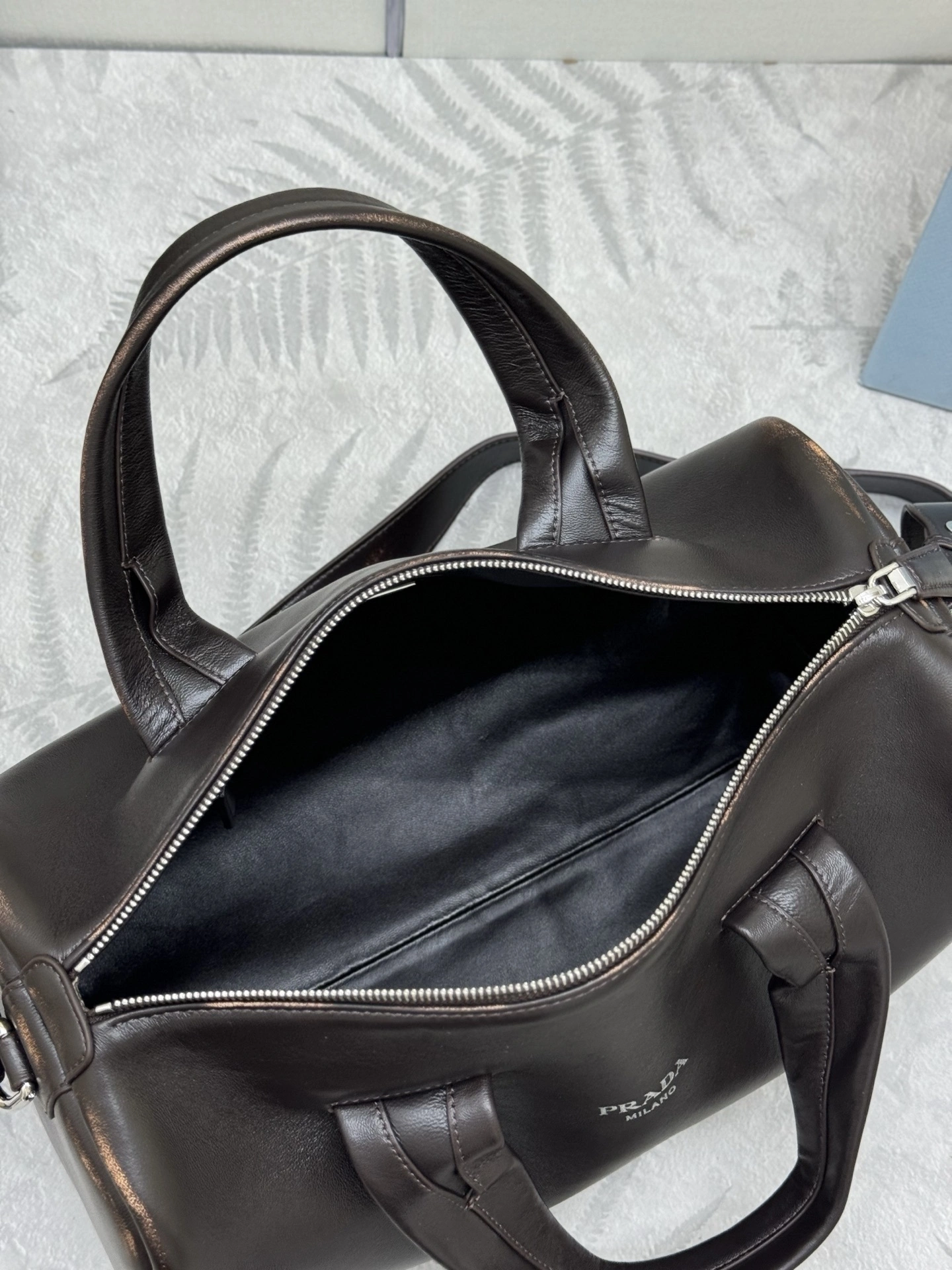 MOMO--Pr141 2VC046_2C75_F0003 high quality version sheepskin item:E-B000K0617