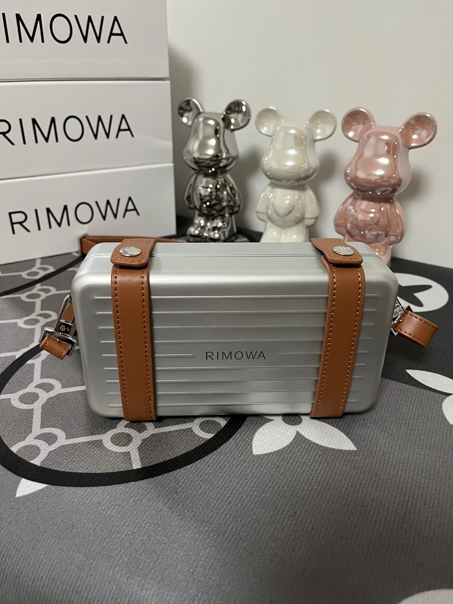 MOMO--Ri7ow1 29419655931465202 high quality version item:E-B000J2346H