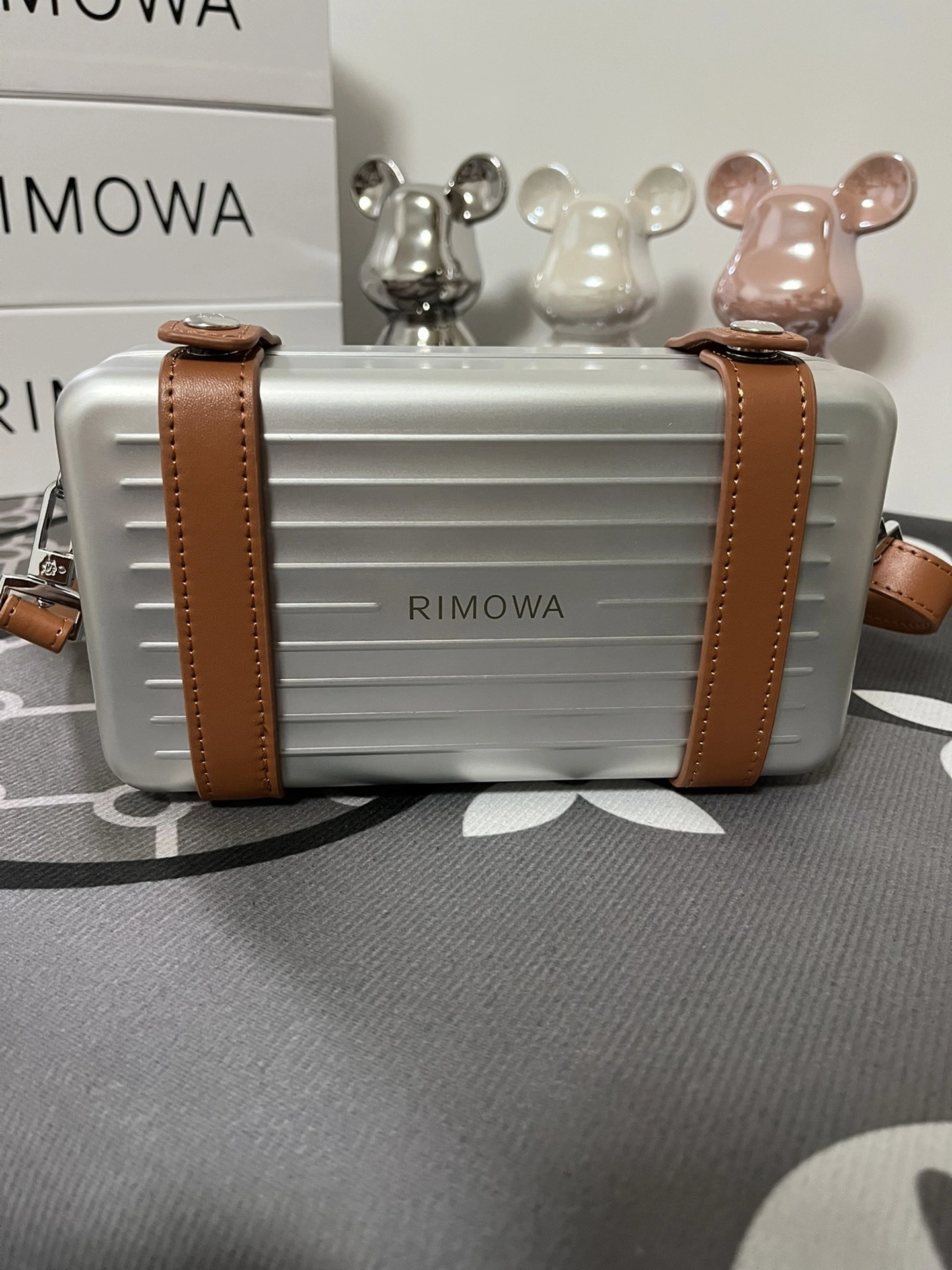 MOMO--Ri7ow1 29419655931465202 high quality version item:E-B000J2346H