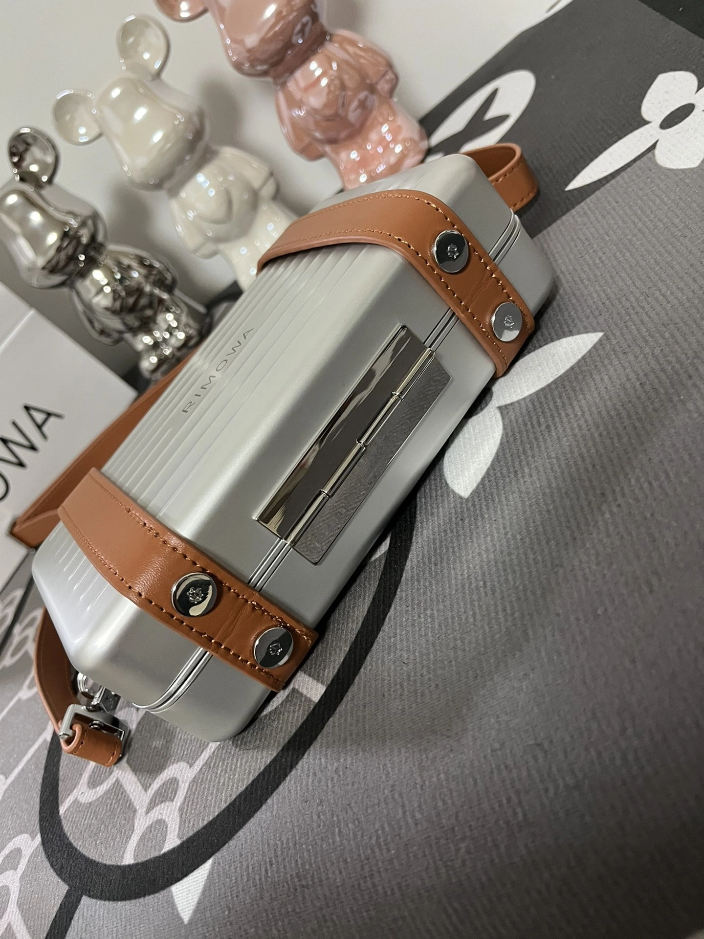MOMO--Ri7ow1 29419655931465202 high quality version item:E-B000J2346H