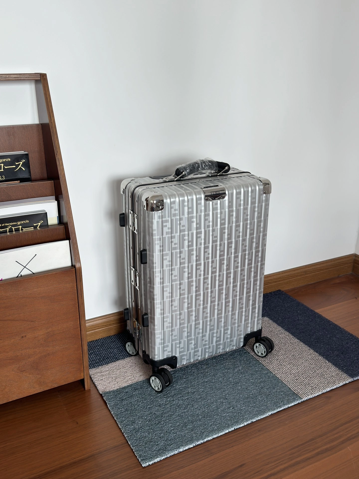 MOMO--Ri7ow1 7VV133-AGQB-F13DJ high quality version Rimowa item:E-B000J2312H