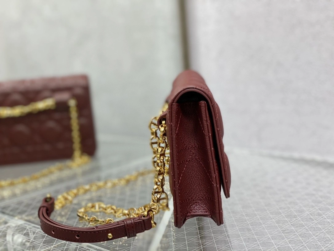 MOMO- S5091UWHC Caro Calfskin item : B-B271M1336