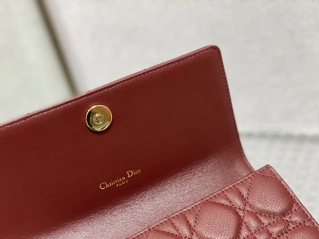 MOMO- S5091UWHC Caro Calfskin item : B-B271M1336