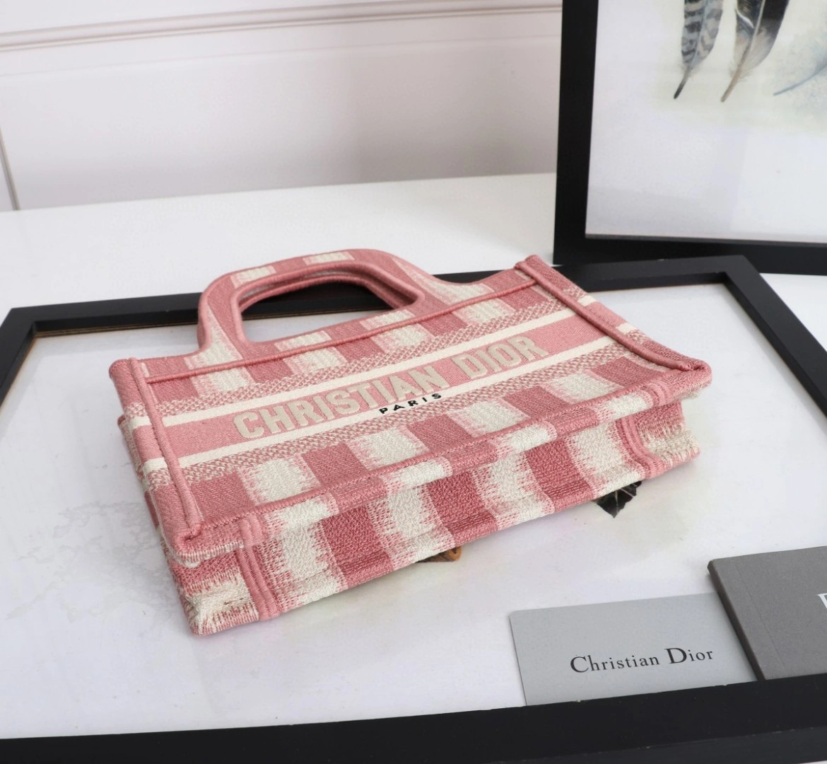 MOMO- S5475ZRFQ ObliqueBook Tote item : B-B00M1403