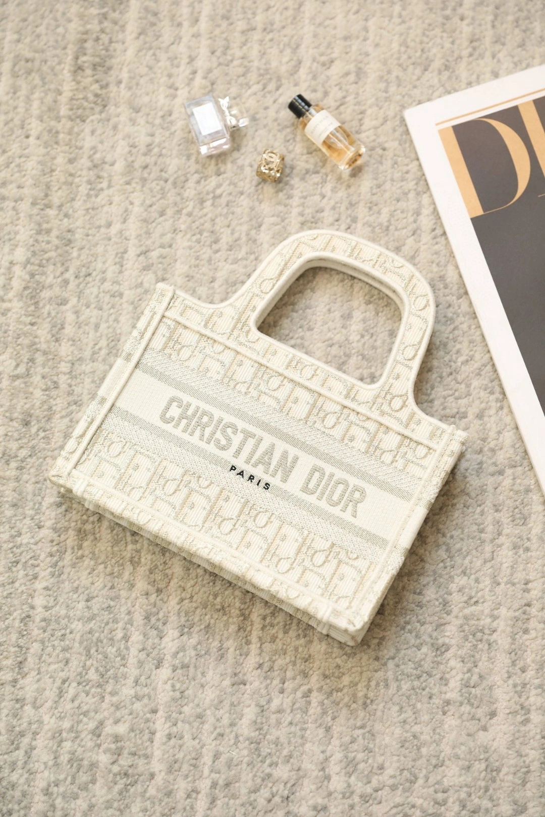 MOMO- S5475ZTQR Book Tote item : B-B00M1126