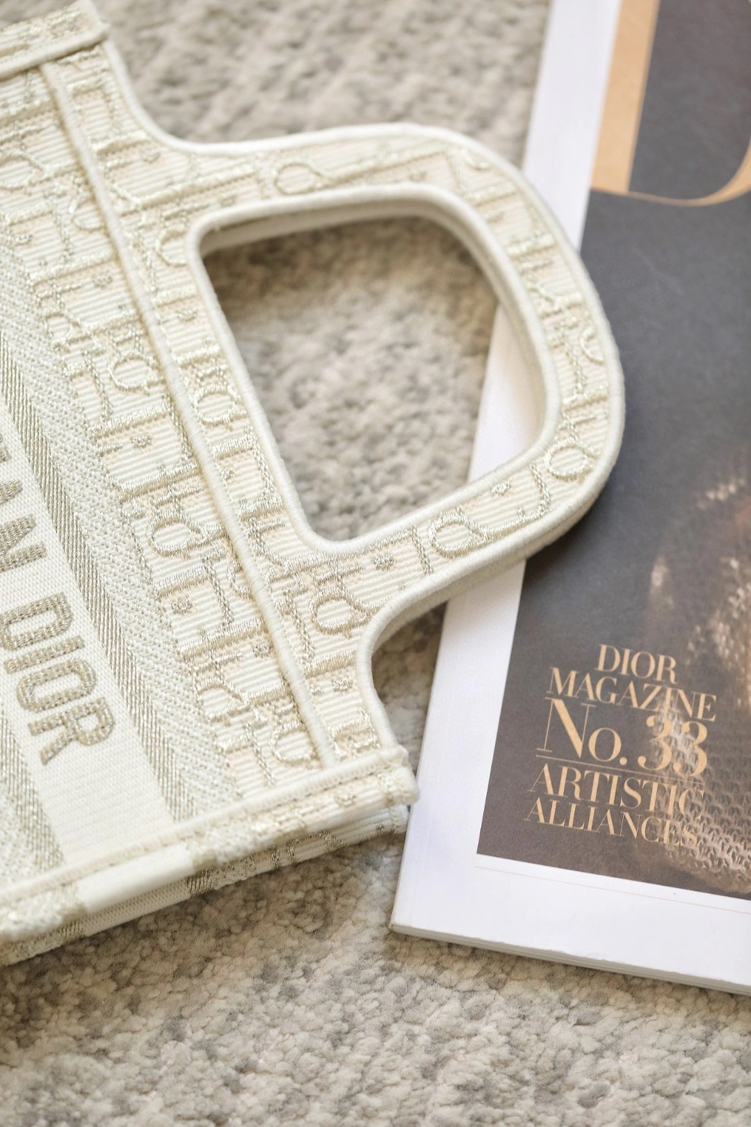MOMO- S5475ZTQR Book Tote item : B-B00M1126