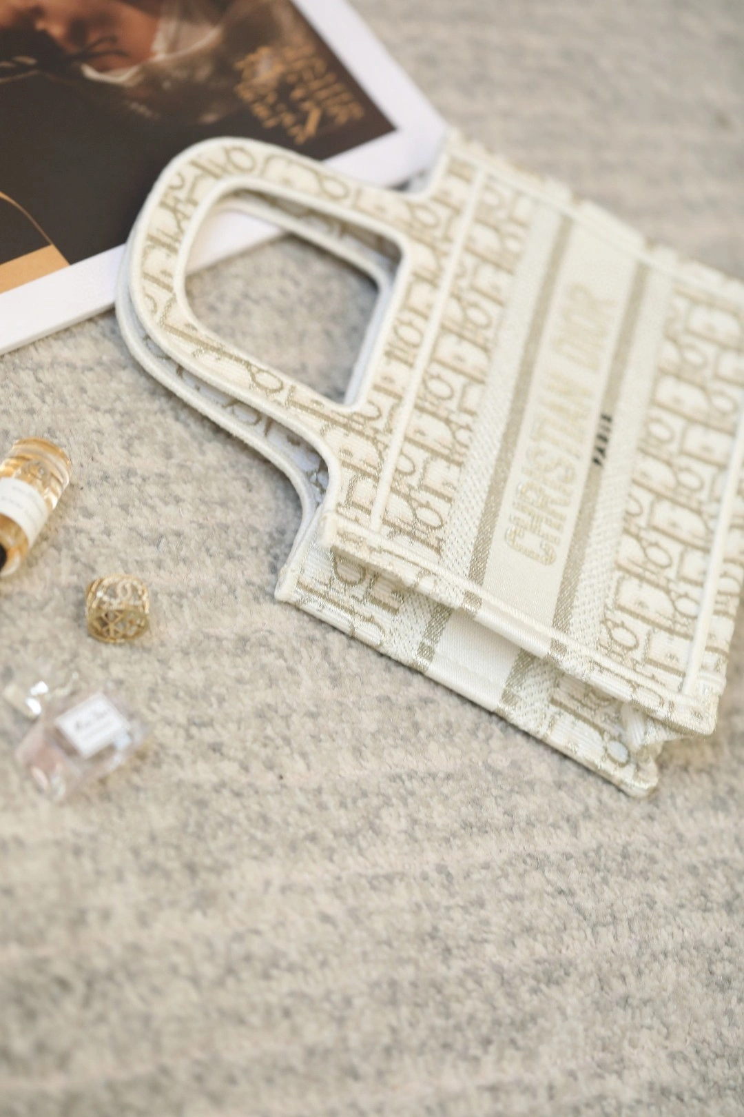MOMO- S5475ZTQR Book Tote item : B-B00M1126
