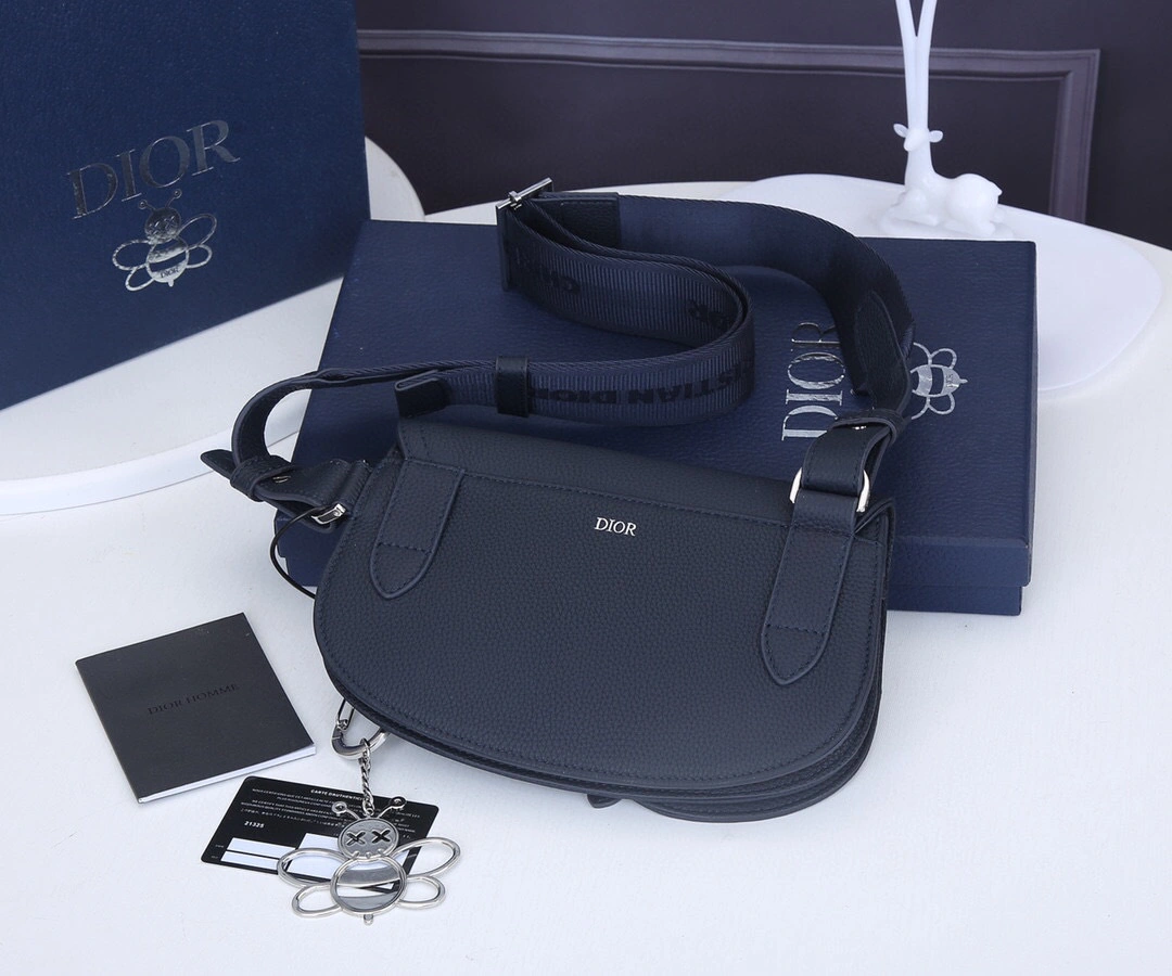 MOMO- SADDLE item:A-B063L2508
