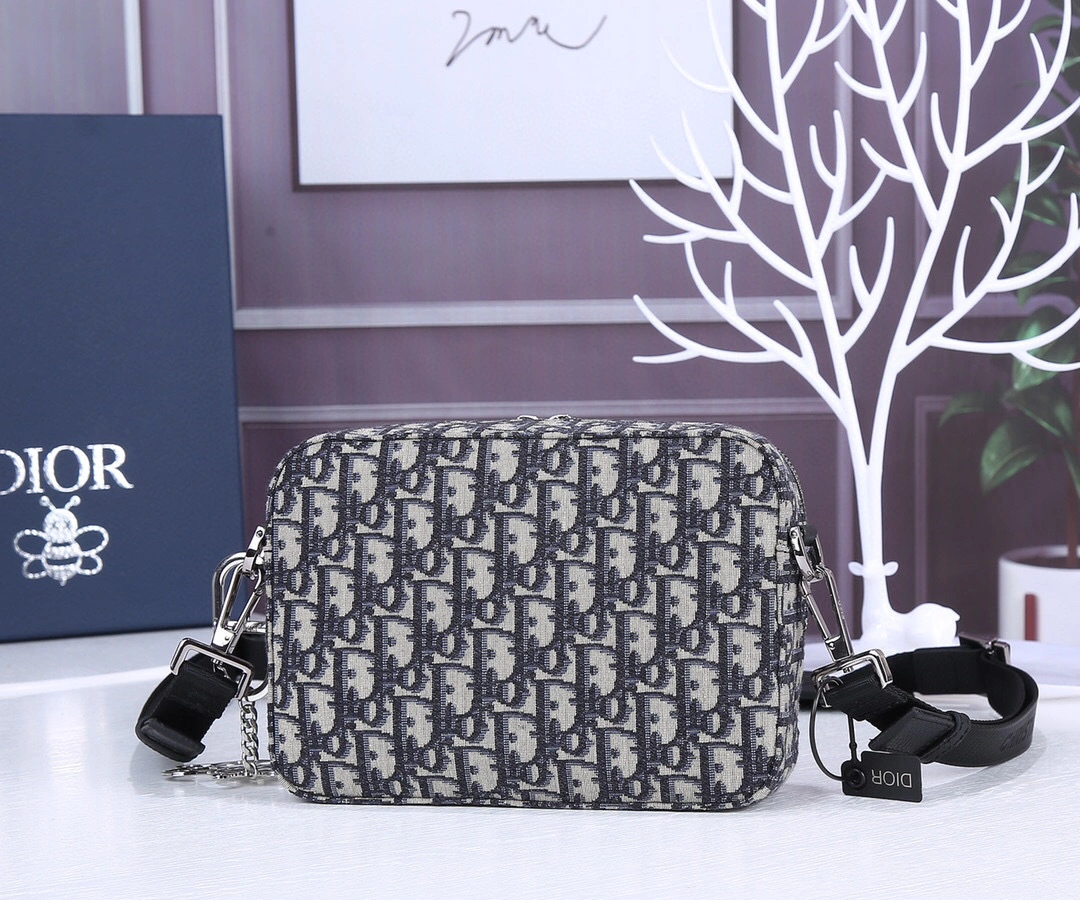 MOMO- SAFARI item:A-B063L2520