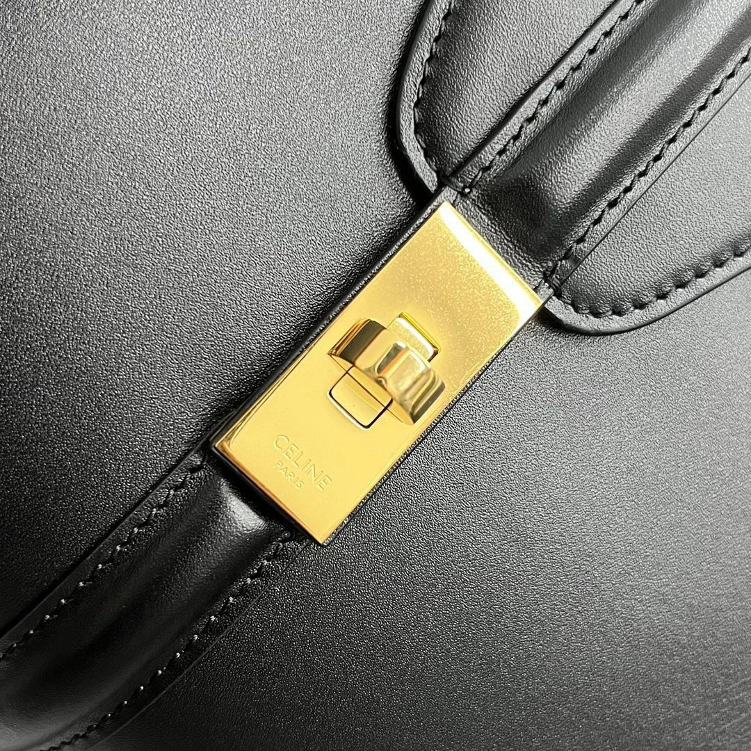 MOMO- STRAP“16” 188003 sheephide item : B-B00C1519