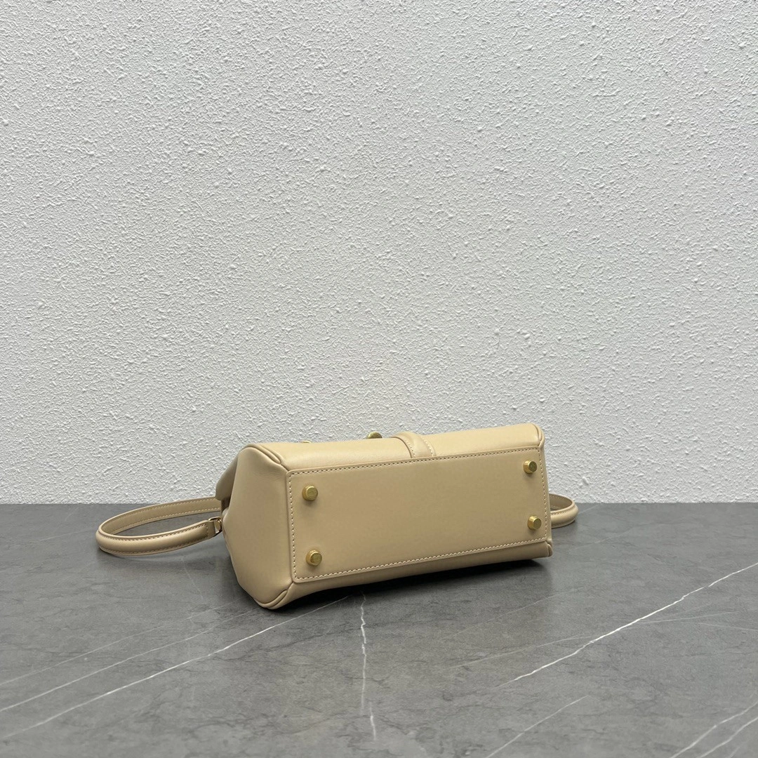 MOMO- STRAP“16” 188003 sheephide item : B-B00C1520