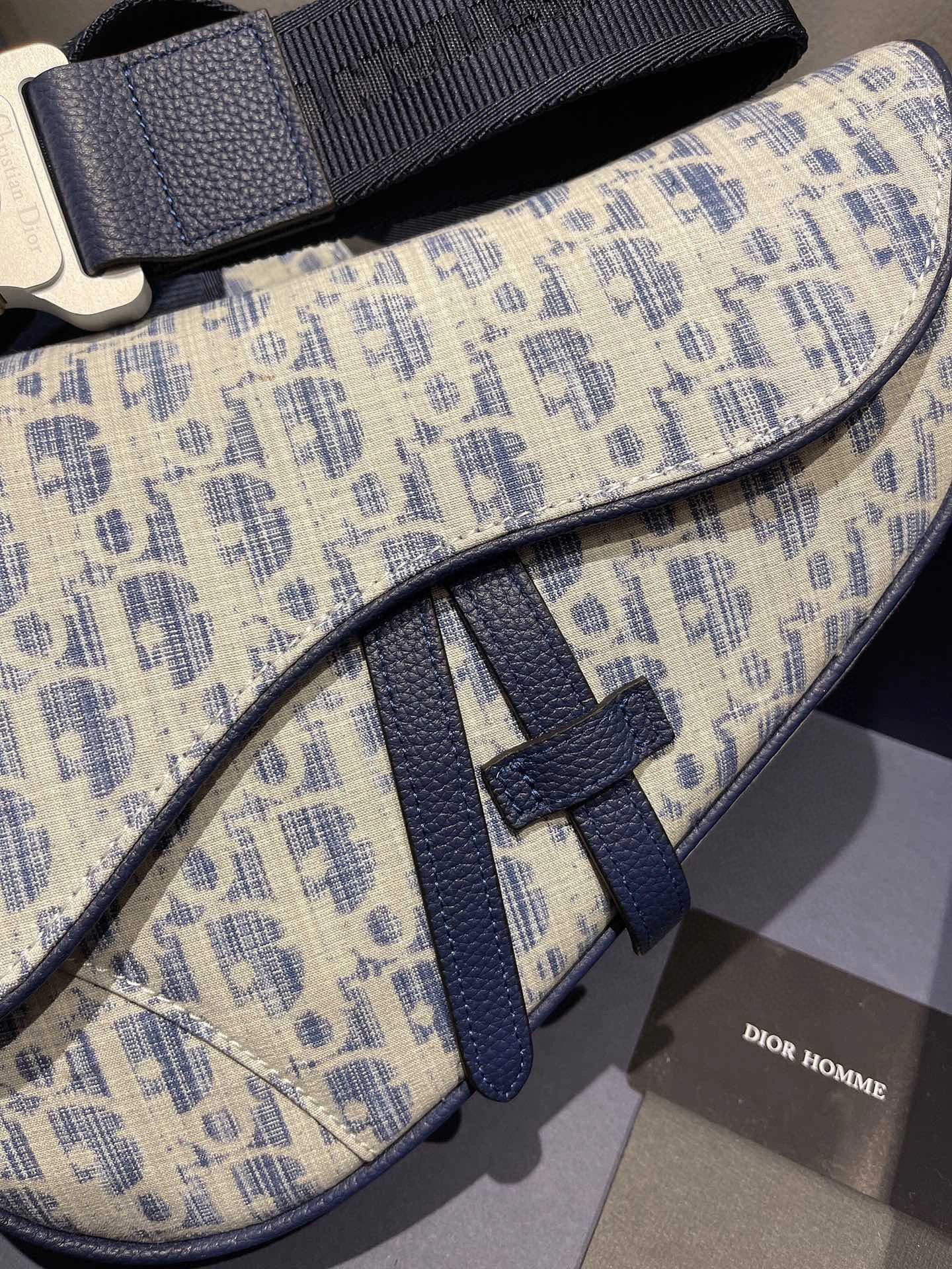 &MOMO- Saddle Bag item: B-B00B45792