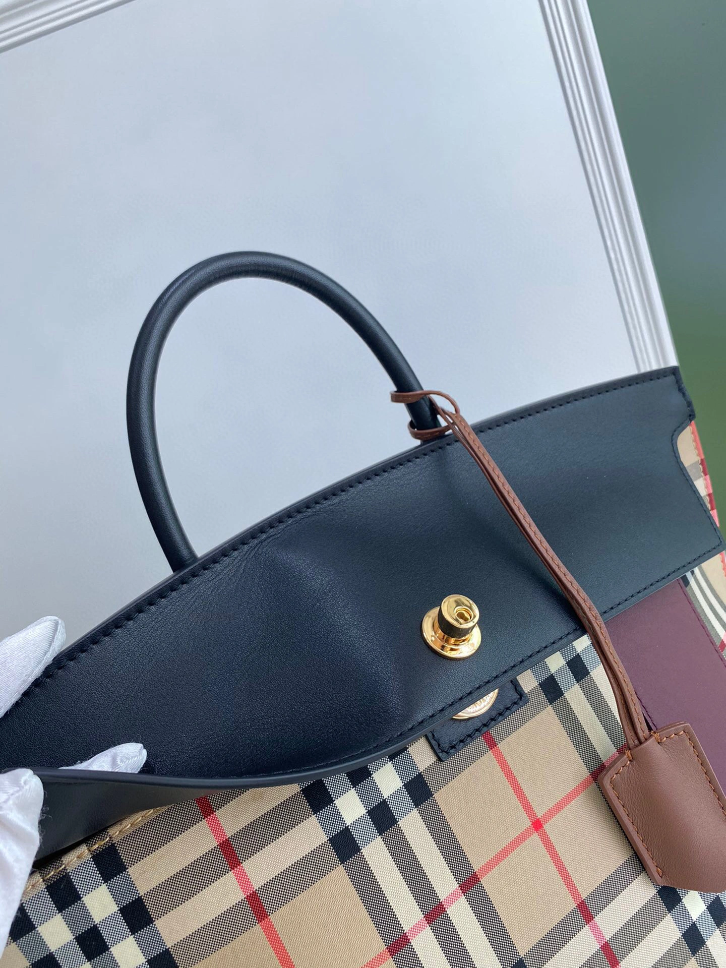 MOMO- Society item:B-B000B0901