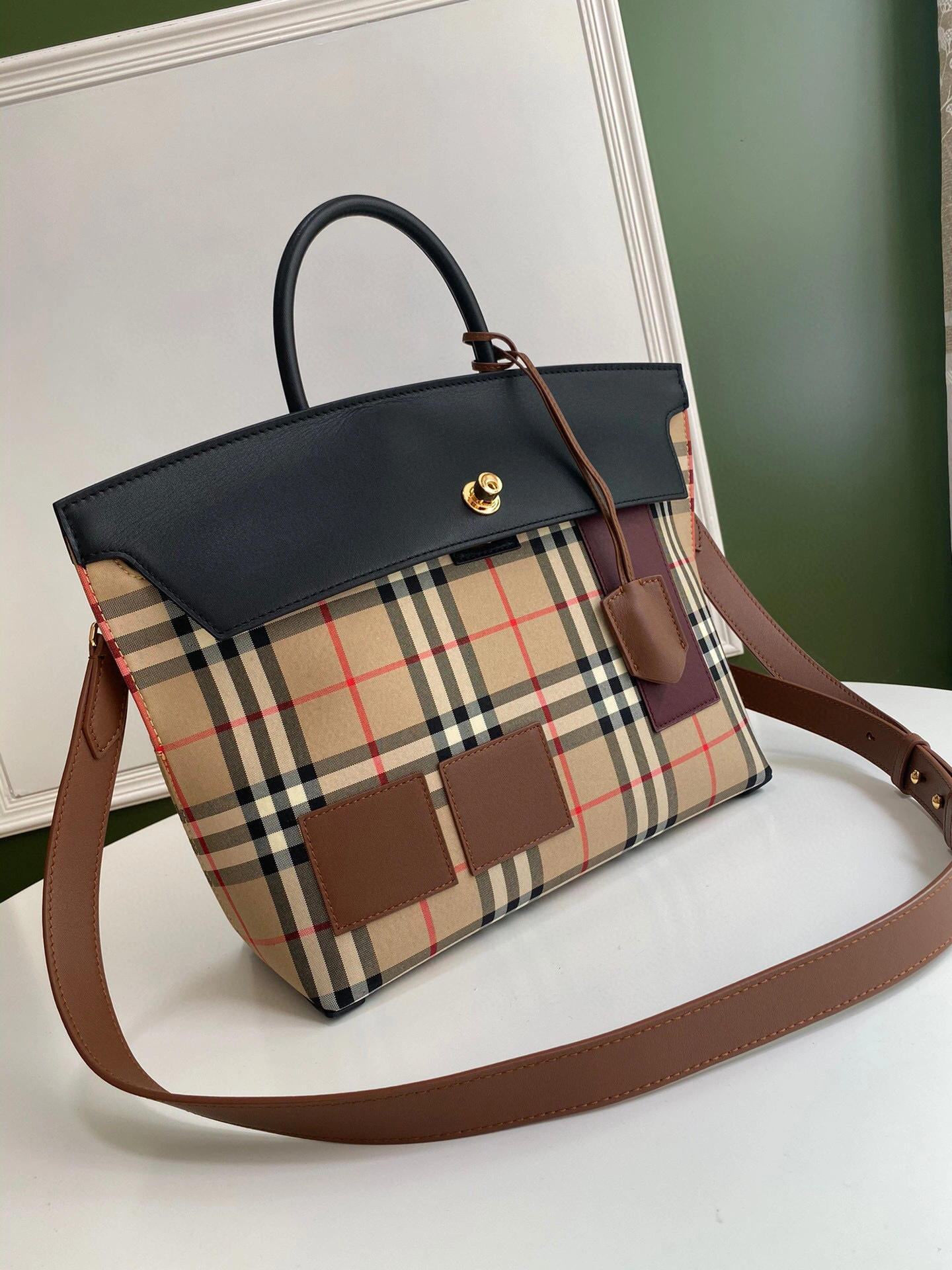 MOMO- Society item:B-B000B0901