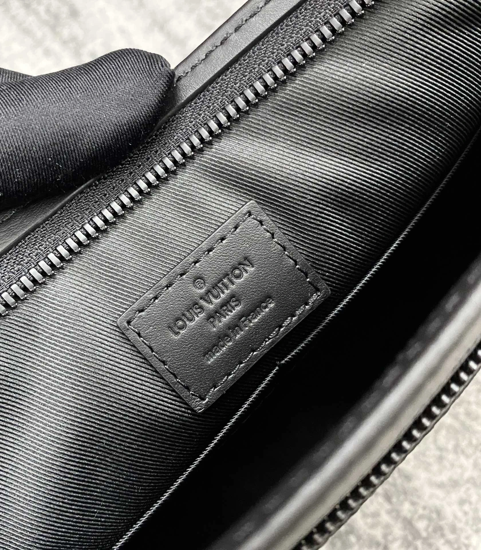 &MOMO- Standard quality M59329 Messenger Voyage item：C-B000D0507C