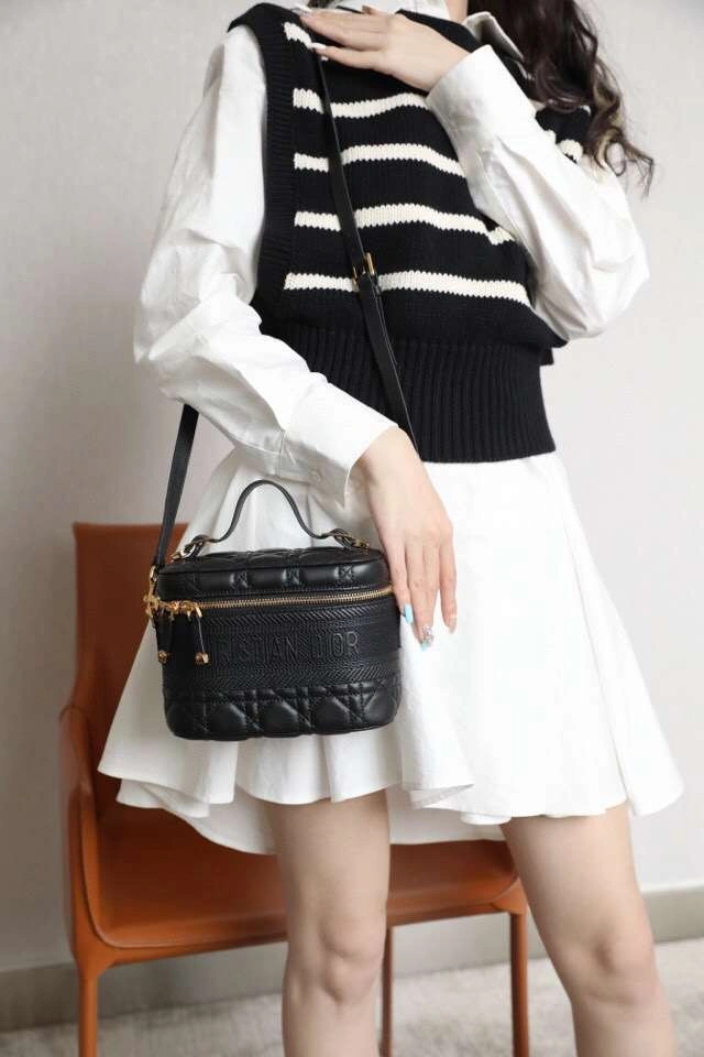 MOMO--TRAVEL Multiple colors Sheepskin item : M173B118C0702-2