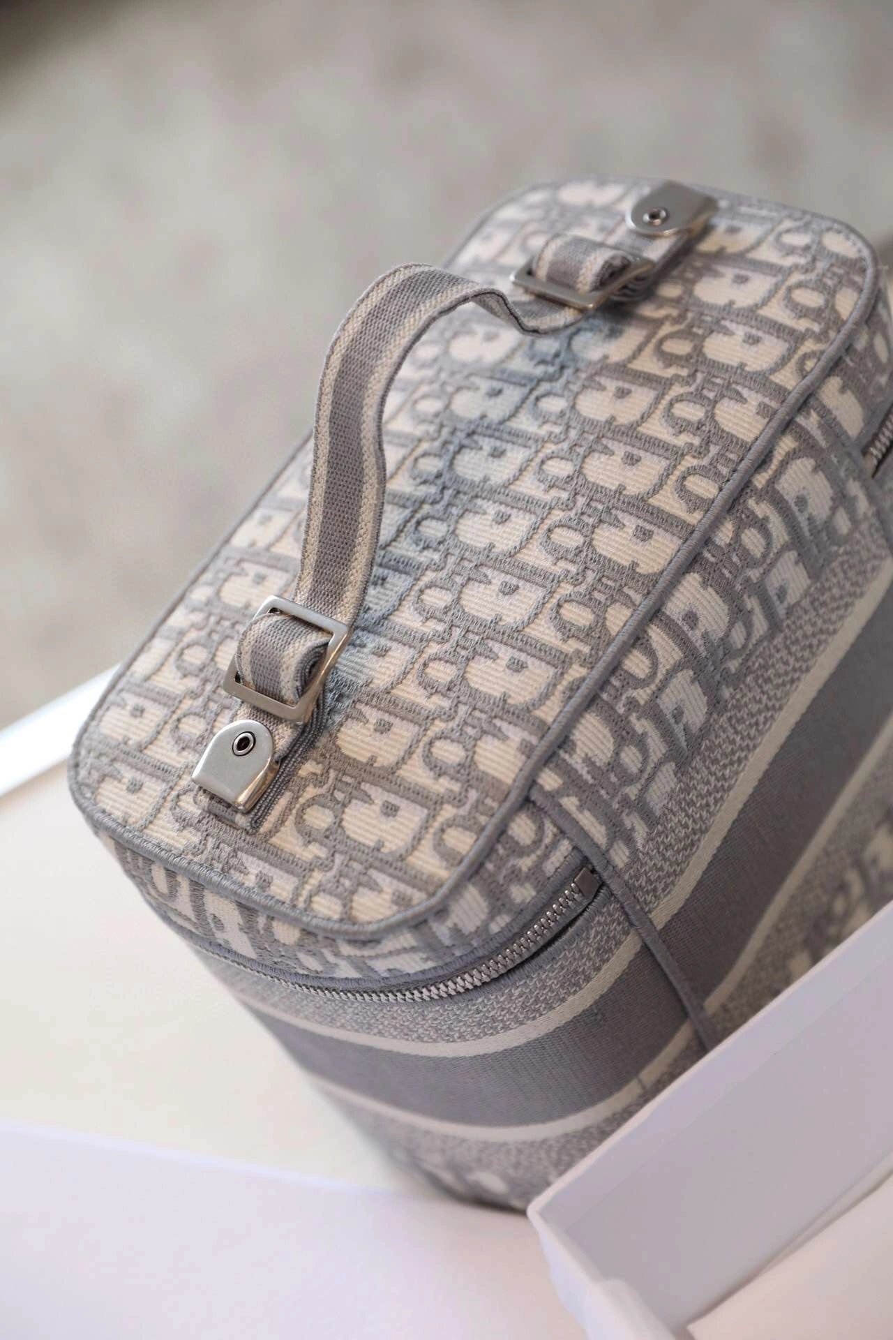 MOMO--TRAVEL Multiple colors ，item : M173B98C0703-2