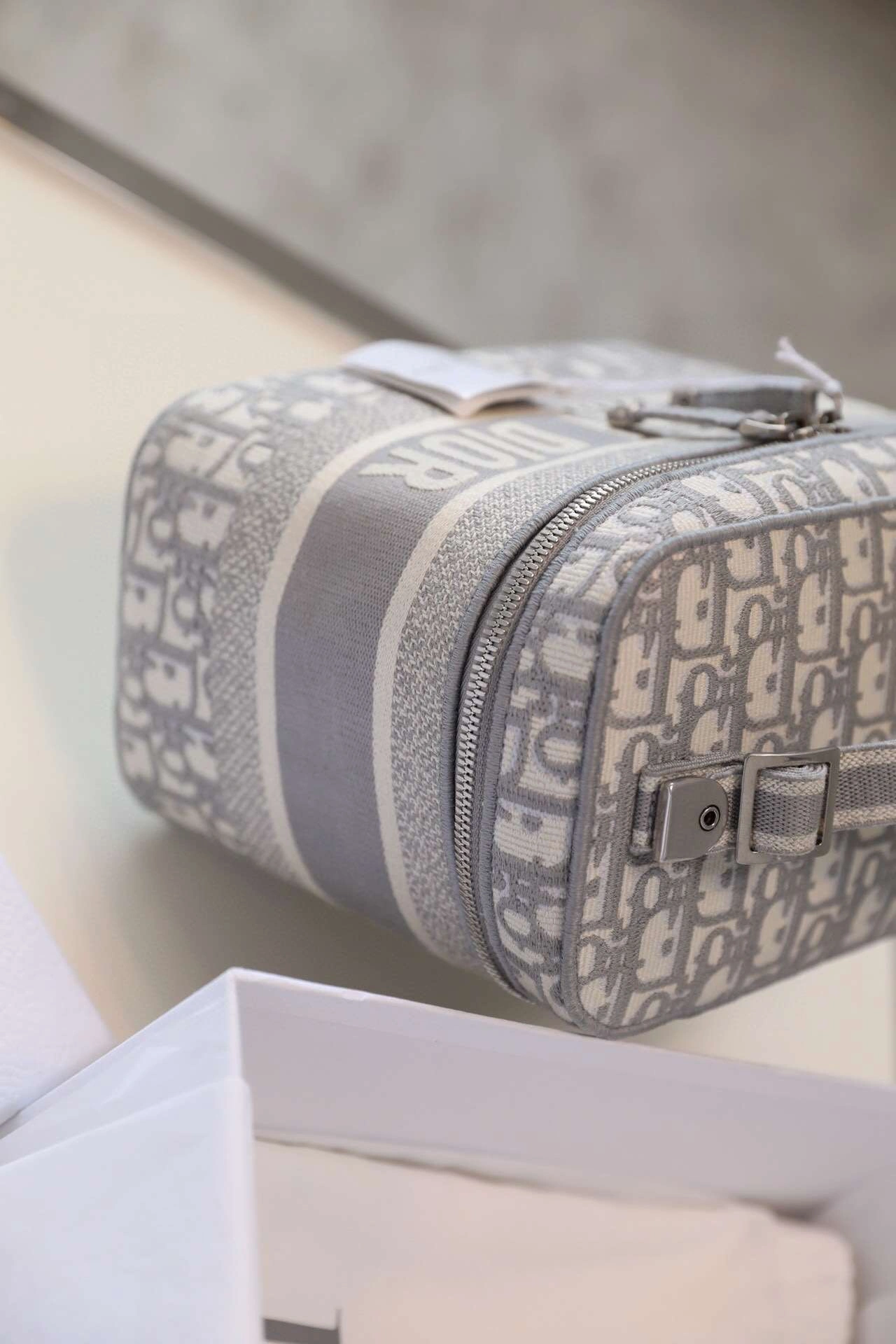 MOMO--TRAVEL Multiple colors ，item : M173B98C0703-2